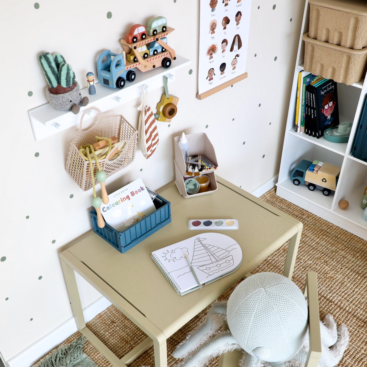 Kinderzimmer mit Premium-Möbeln und günstigen Basics sinnvoll kombiniert