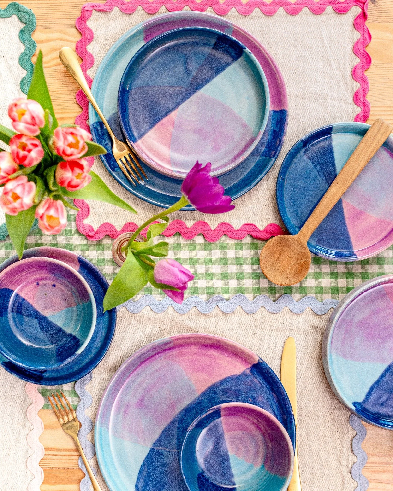 Some colourful vibes for the weekend with this delicious dinner set by @ellafletcherdesigns 💕

If you're looking to book a photoshoot, I'm available from mid-May onwards. Get in touch if you'd like to chat. (Photography packages are on the website w