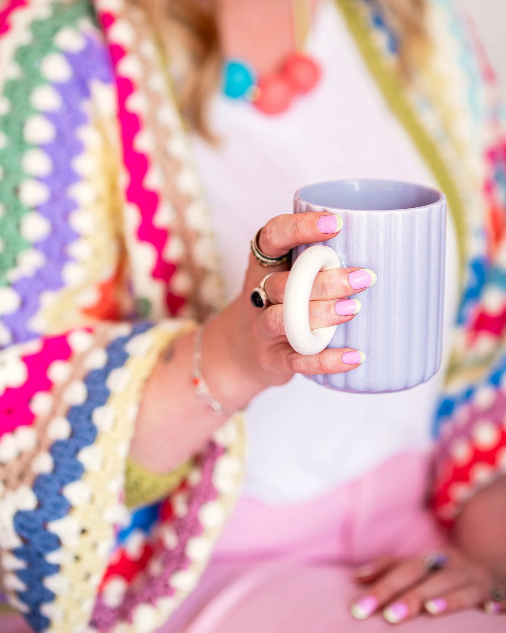 Tea break throwback 💖

One from @nineangelshome's brand shoot (still obsessed with this cardigan, Melissa!). Today I am off to @create.chat.collective for a lovely wee shoot. A creative space, crafty workshops, beautiful interiors and colour loving 