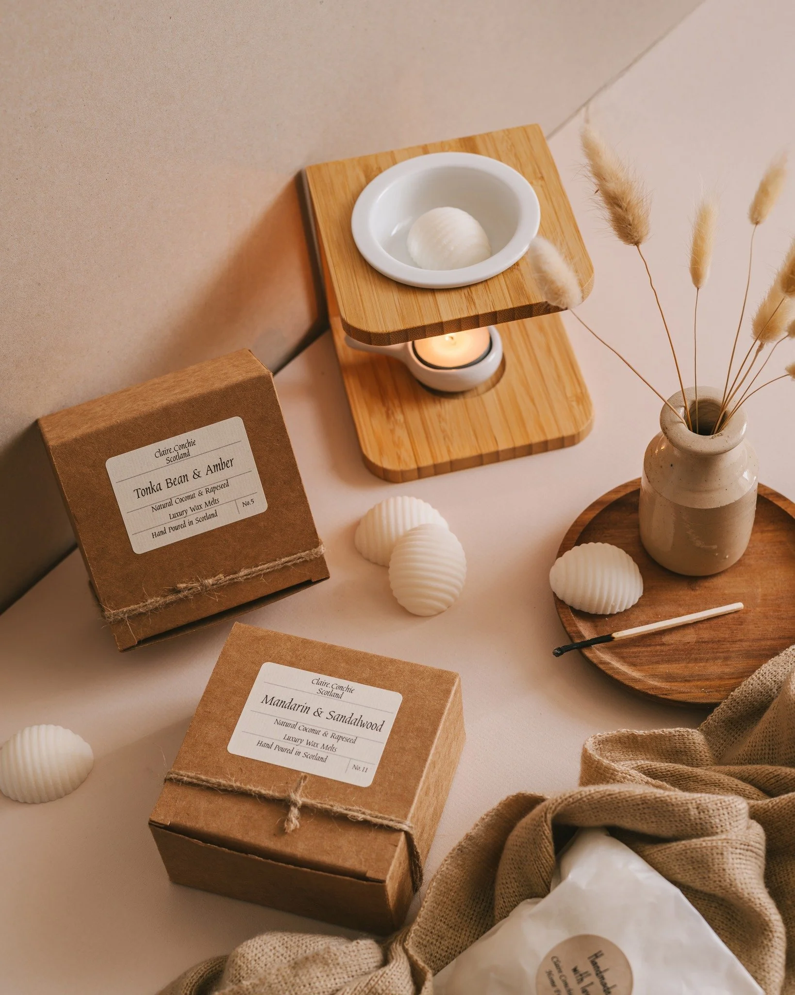 Swipe for a before and see how we gave @claireconchiecrafts home fragrance product photography a *glow up* 🕯️

I loved this January photoshoot, using dusky winter light and neutral props with a focus on texture. I actually think my favourite shot is