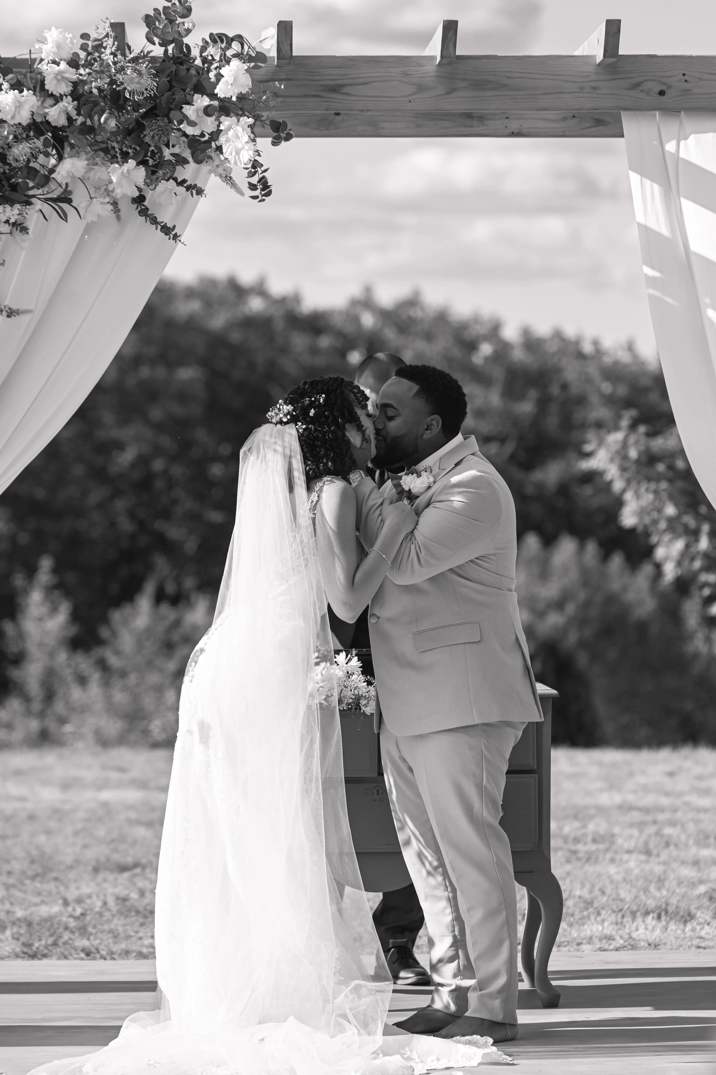 First kiss | wedding ceremony | Hacienda wedding venue 