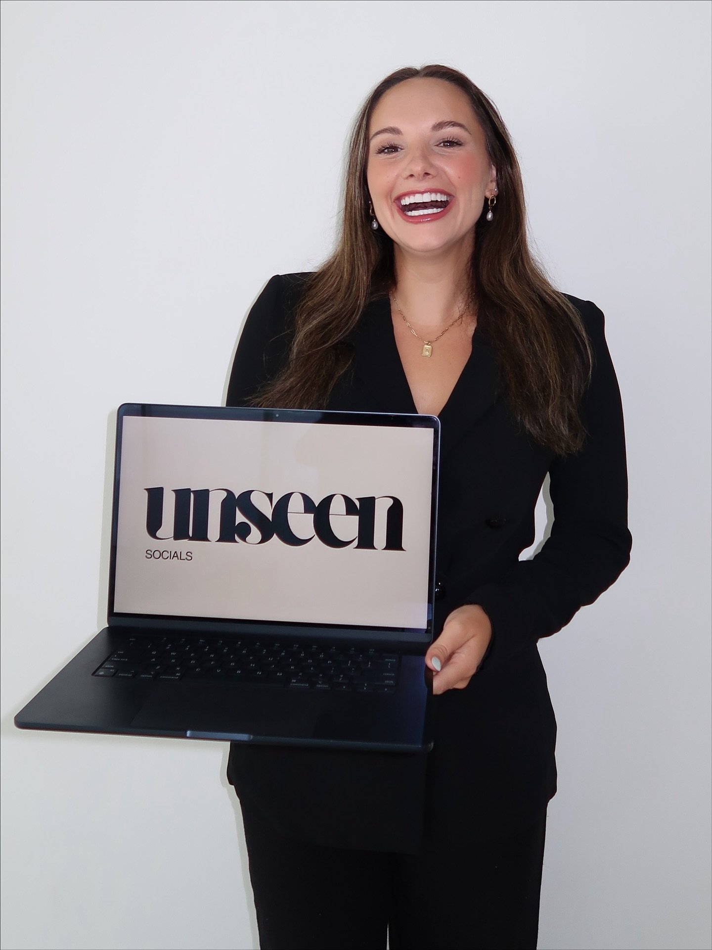 it&rsquo;s not everyday you get featured in a magazine&hellip; 🥺
I want to thank @uaestoriesofficial for the opportunity, and for writing about my life and business so thoroughly✨ 

When I founded Unseen Socials, my mission was simple: to capture th