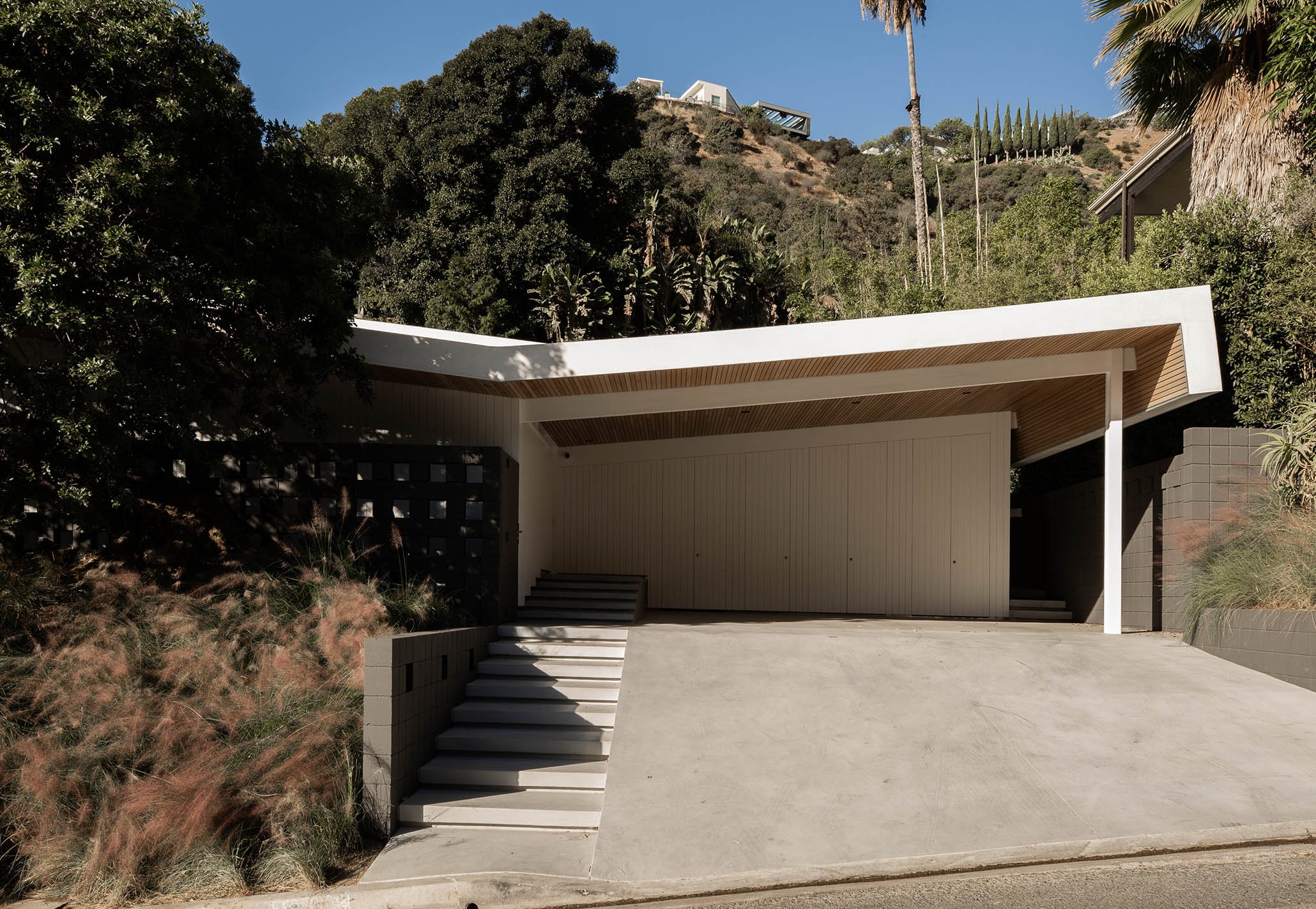 Rising Glen Garage and House Front.jpg