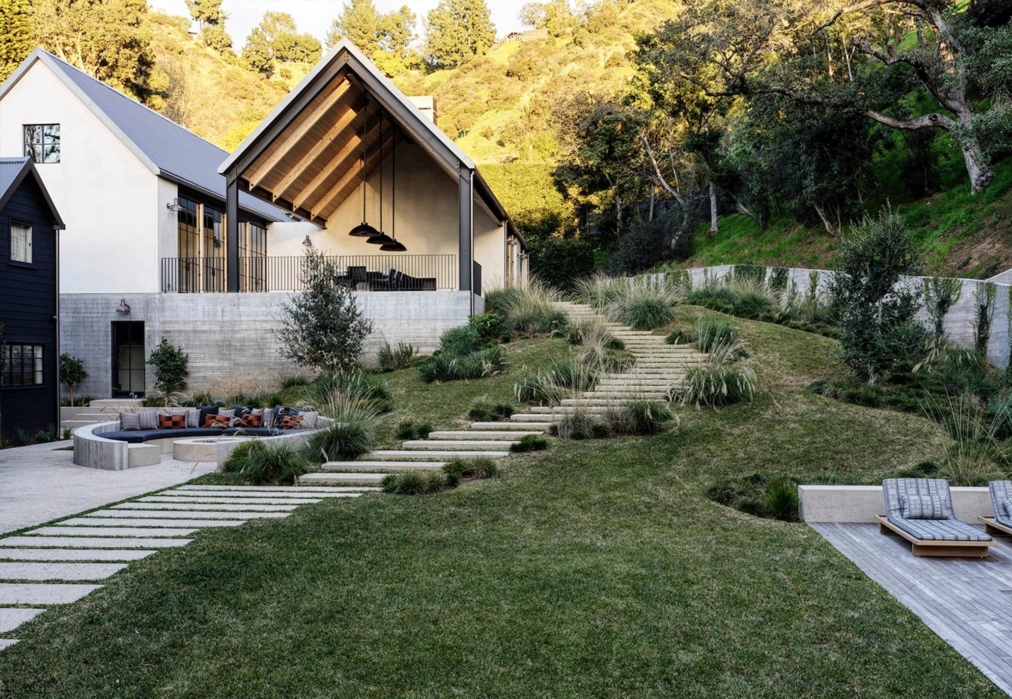 Beverly Hills 2 Exterior Backyard Valle Reinis.jpg