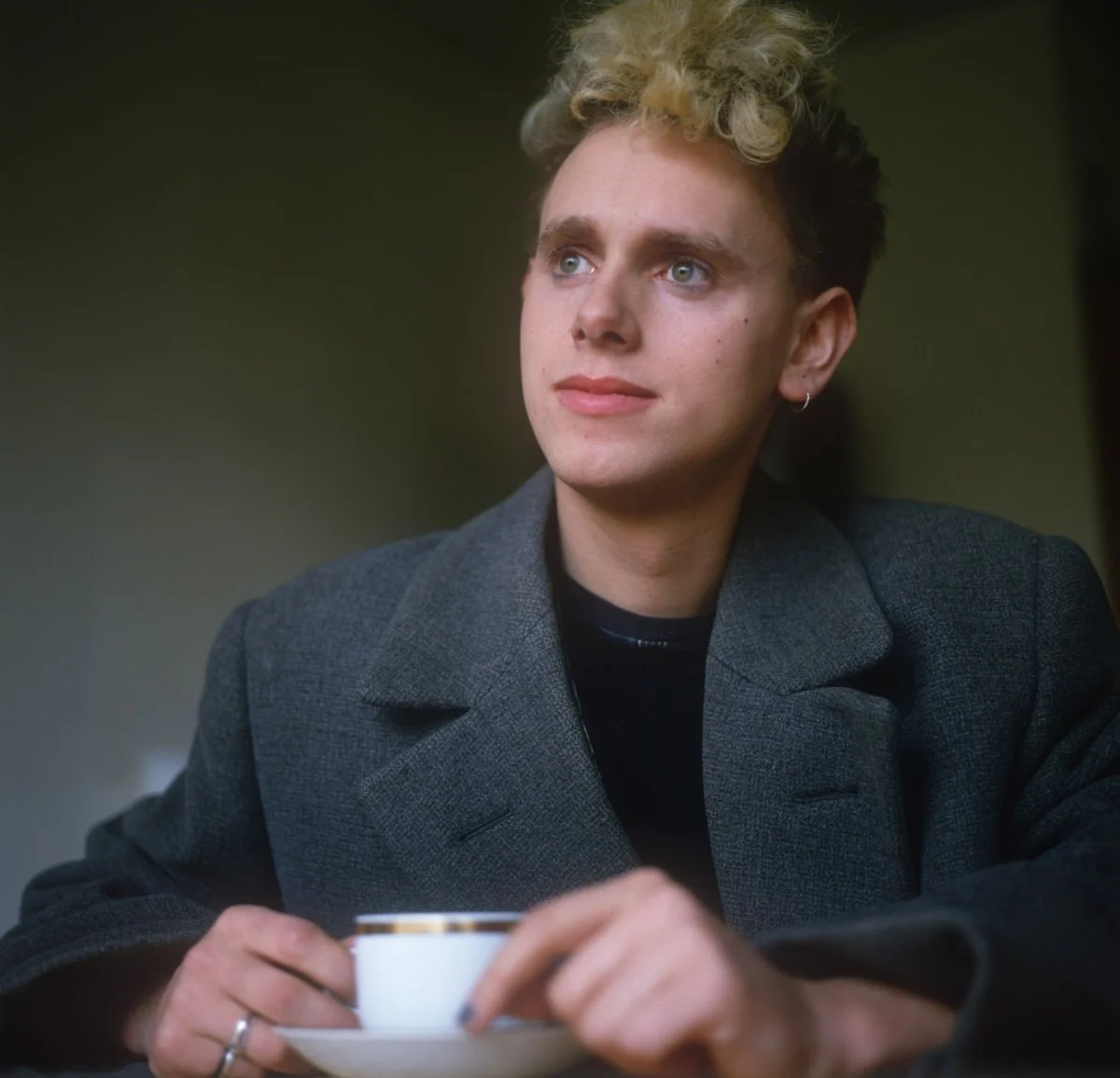 MARTIN_GORE_DRINKING_TEA_DEPECHE_MODE.jpg