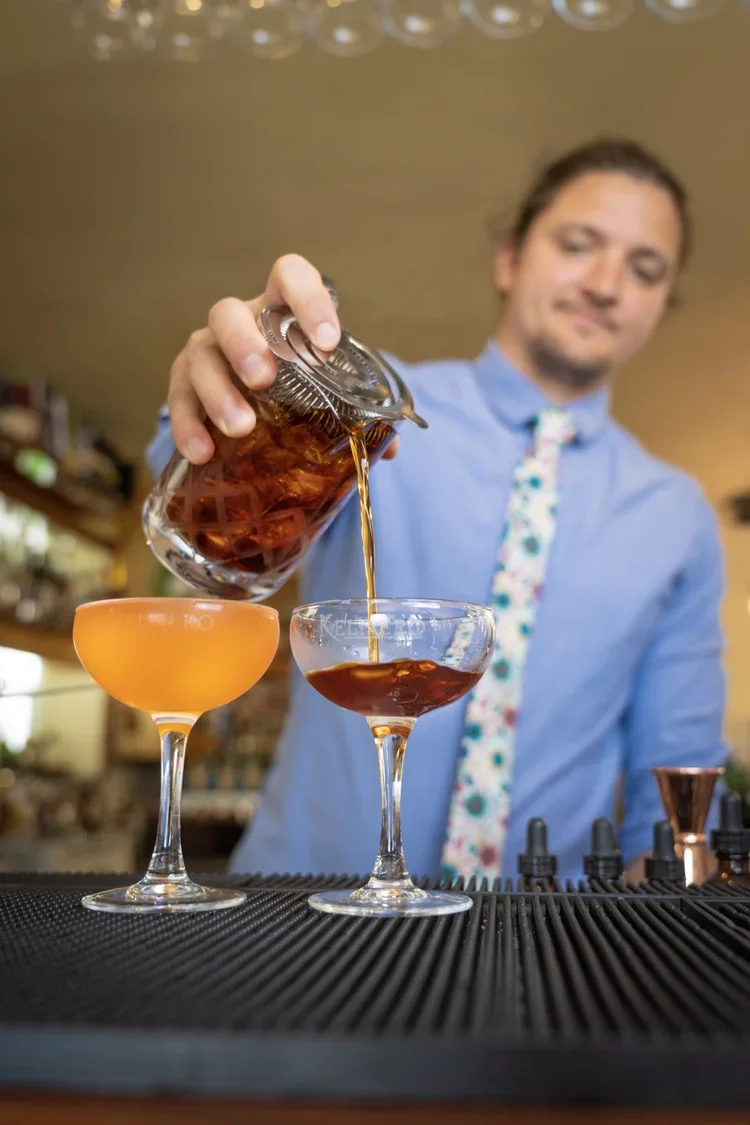 Cocktail Class: Crowd-Pleasing Sours