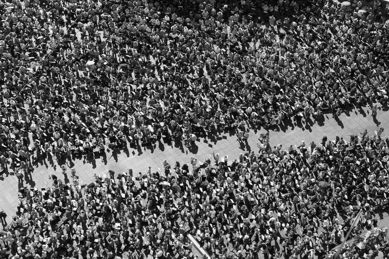 The Psychology of the Gray Man: How to Disappear in a Crowd