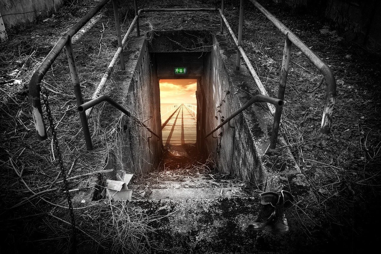 Surviving in Critical Situations: How to Stay Safe, Low-Profile, and Mentally Sharp