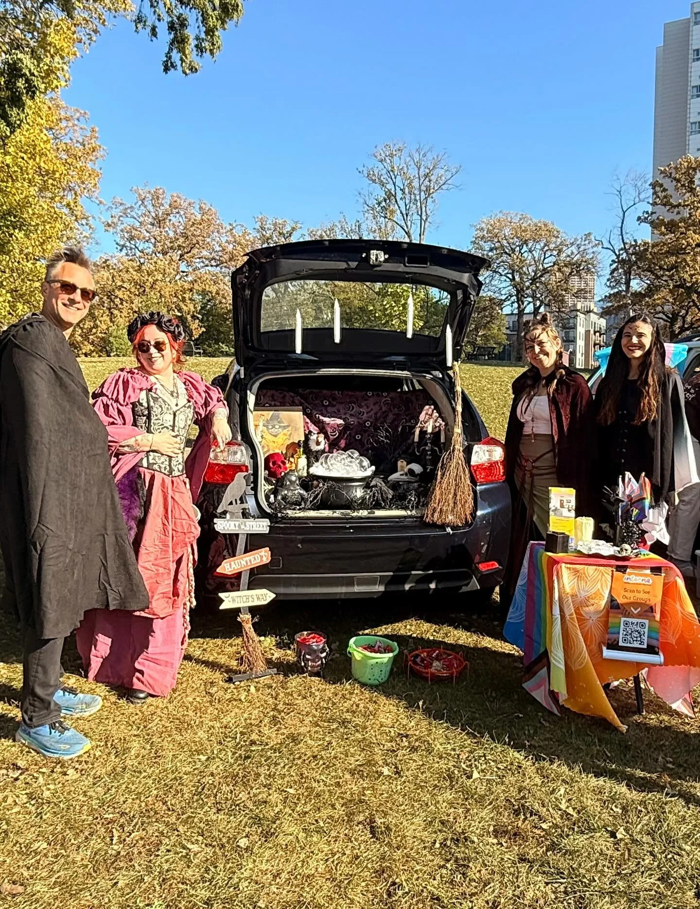 Come see us at Pride trunk or treat until 2pm on this gorgeous day! Come have some candy and enjoy Loring Park with us 🎃👻 

#spookytherapists #pridehalloween 
 

https://tcpride.org/trunk-or-treat/