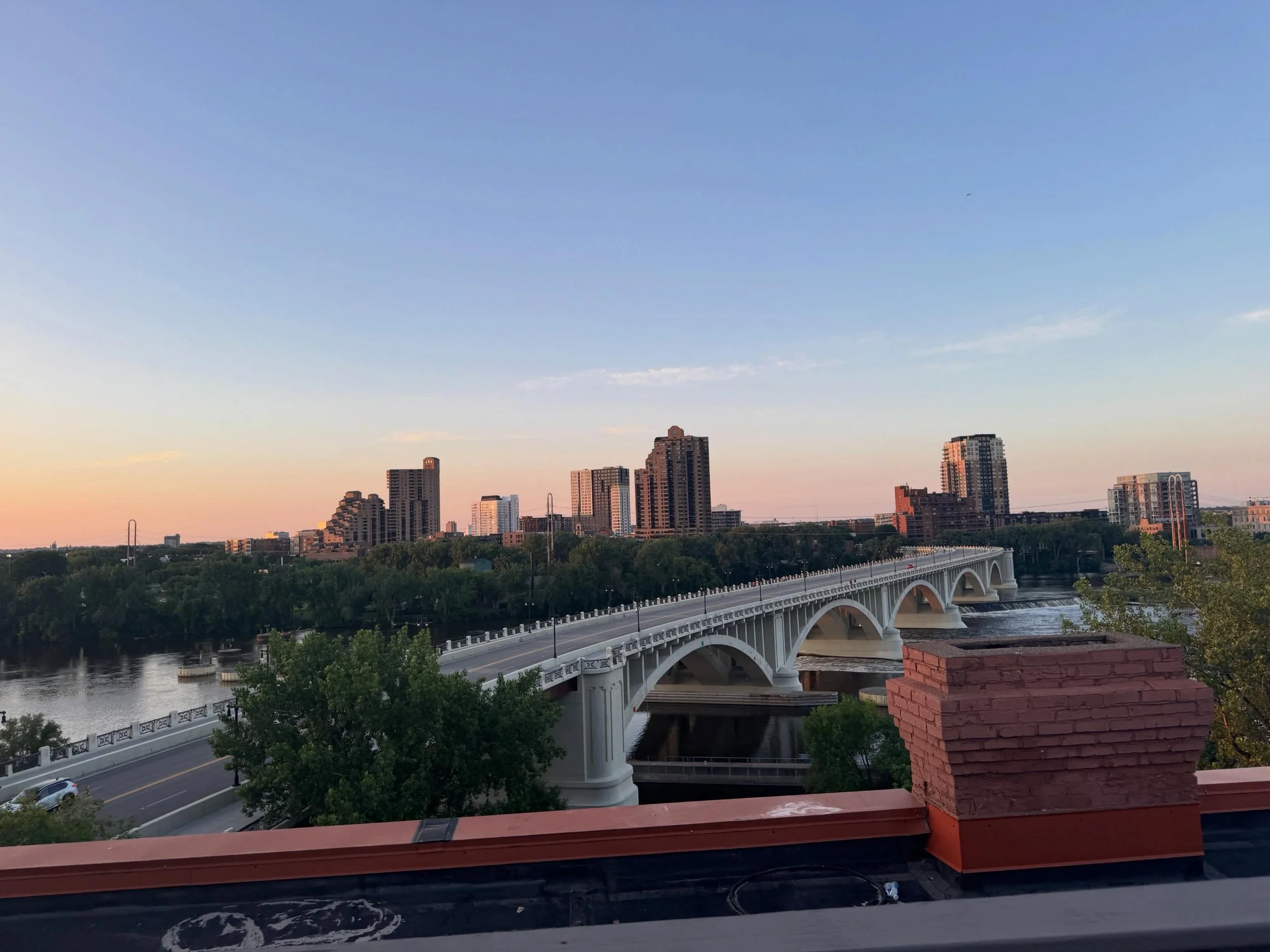 The&nbsp;roof is&nbsp;finally ready AND&nbsp;the&nbsp;weather looks like it&nbsp;will be beautiful!

Be brave and adventure to the monthly therapist meet up on Thursday while overlooking the gorgeous Mississippi River and downtown.

Free parking and 
