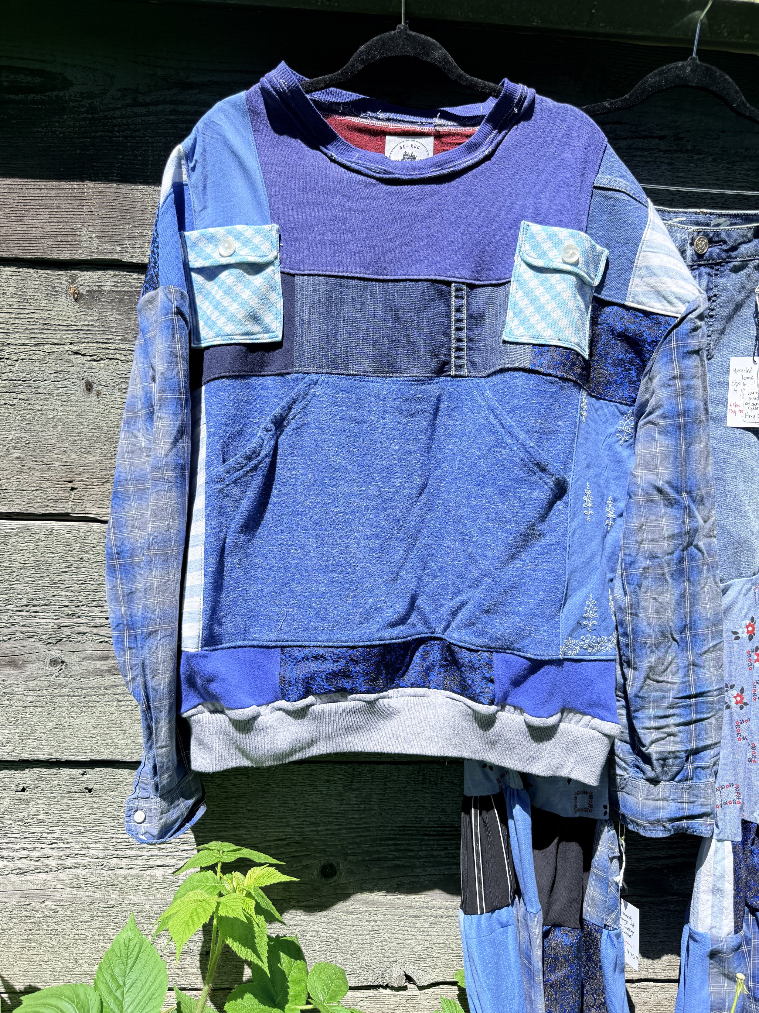 Lightweight Vintage Blue & Denim Crewneck - Size Md/LG