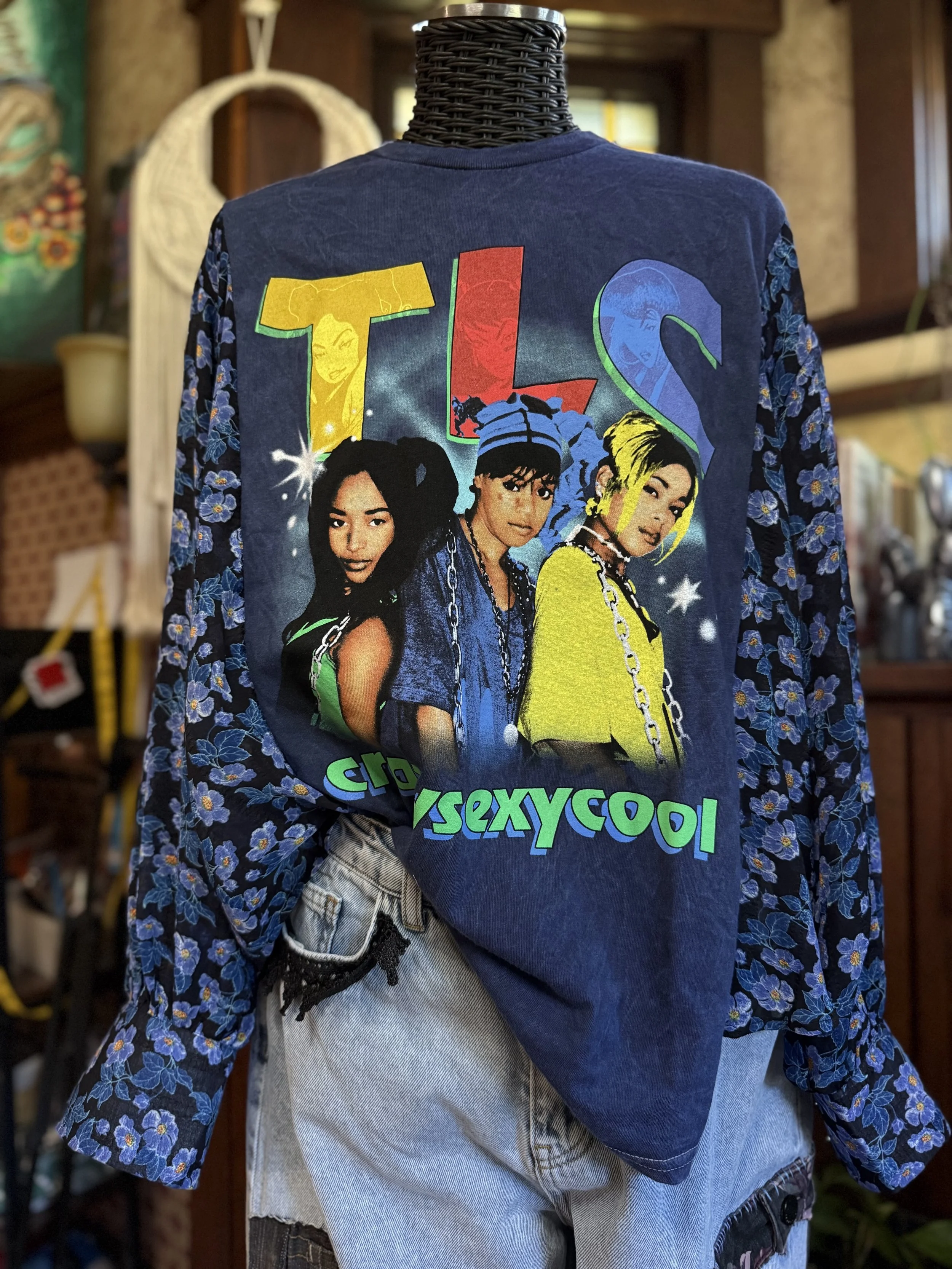 Retro Vibrant 90s TLC Tee - Sz Sm