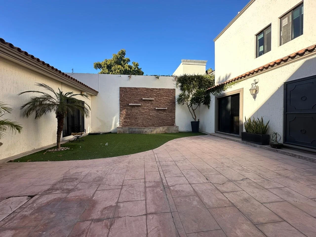 WhatsApp Image 2024-10-28 at 10.57.41 AM (2).jpeg