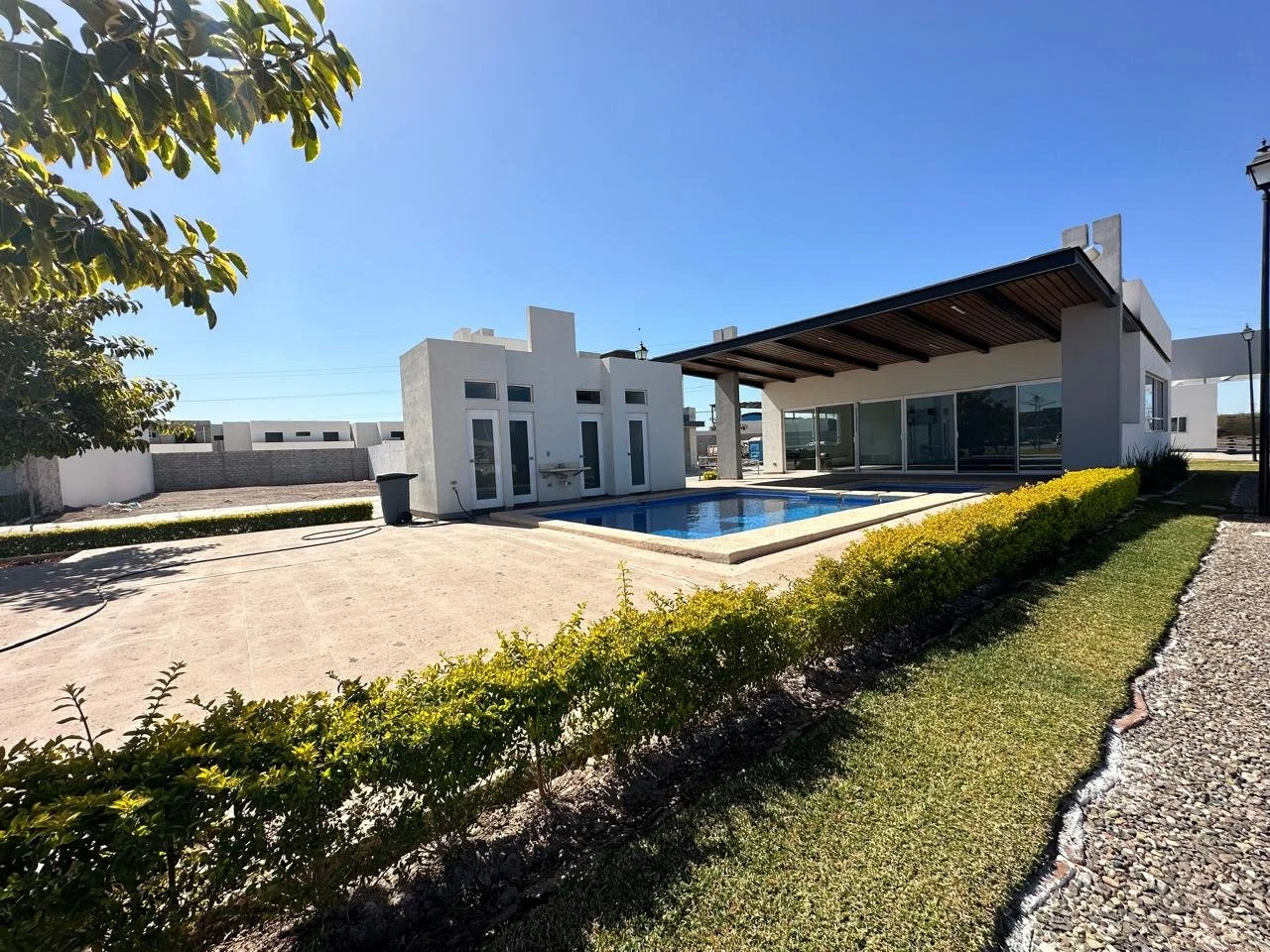 WhatsApp Image 2024-11-14 at 10.20.52 AM (2).jpeg