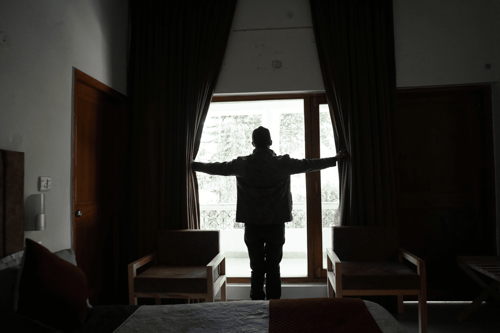 Loop-ah vision — sustainable wellness system with biodegradable loofah tape and dispenser