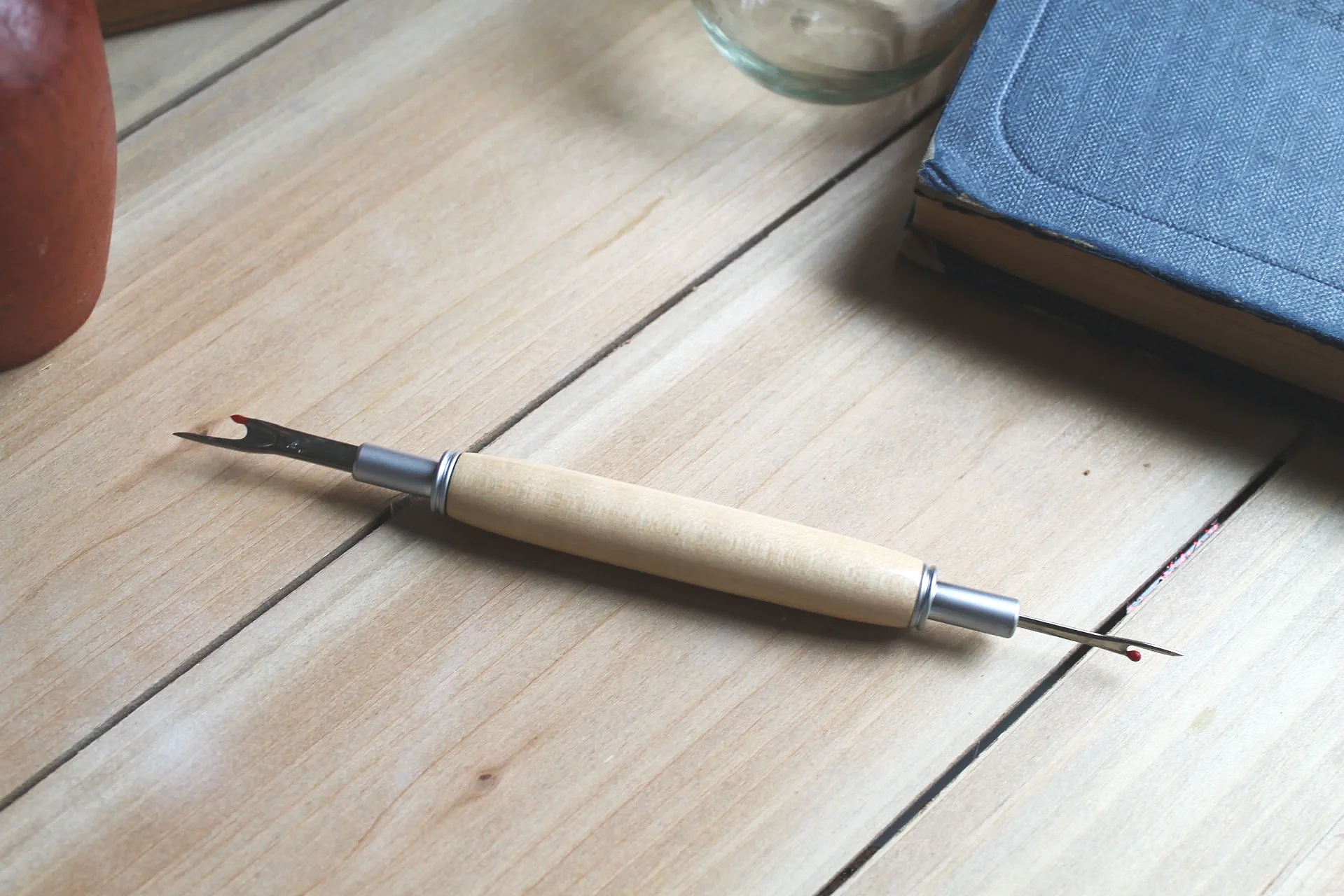 Maple with Brushed Silver-D Seam Ripper