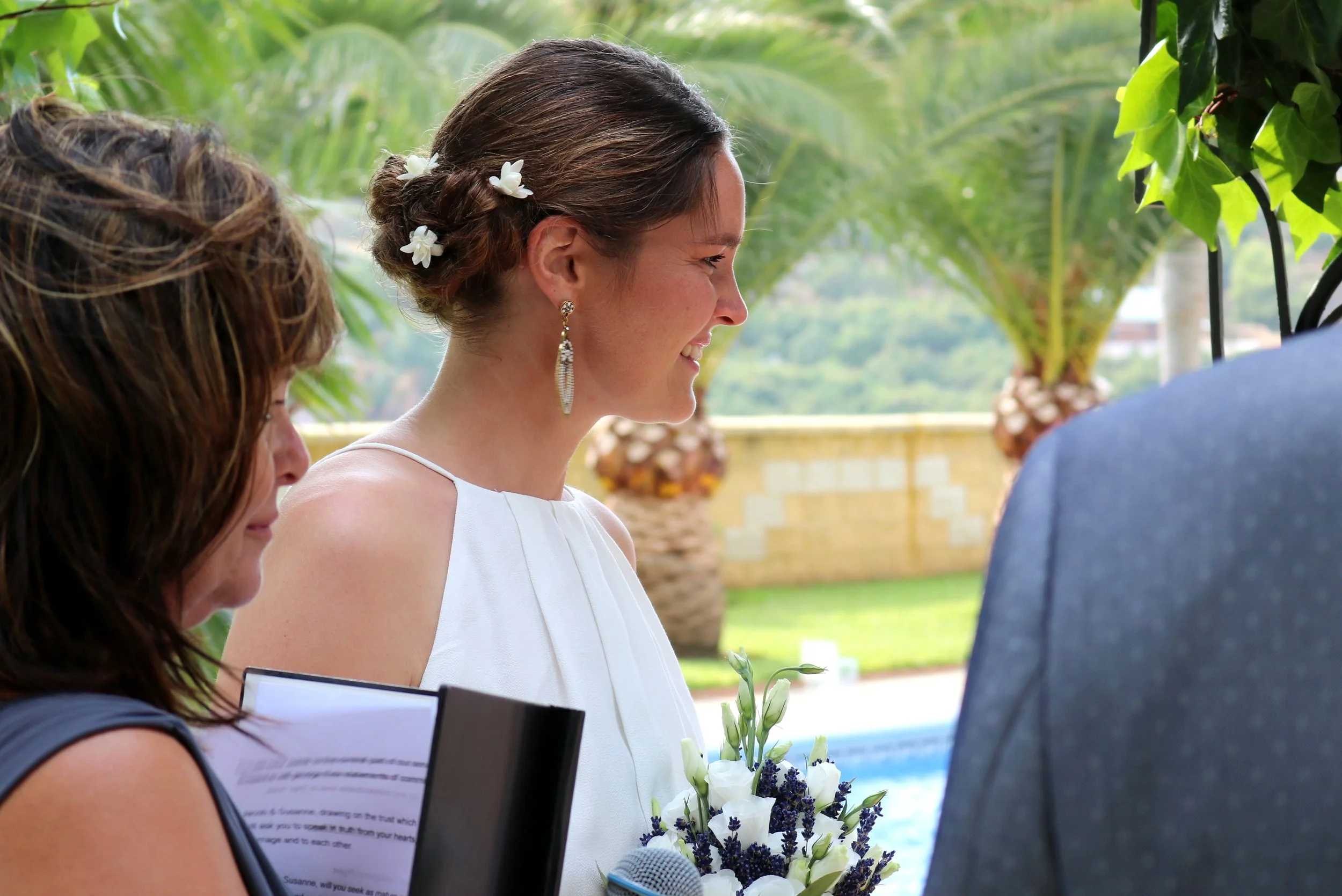 How to Write Wedding Vows That Truly Reflect You — Without the Stress