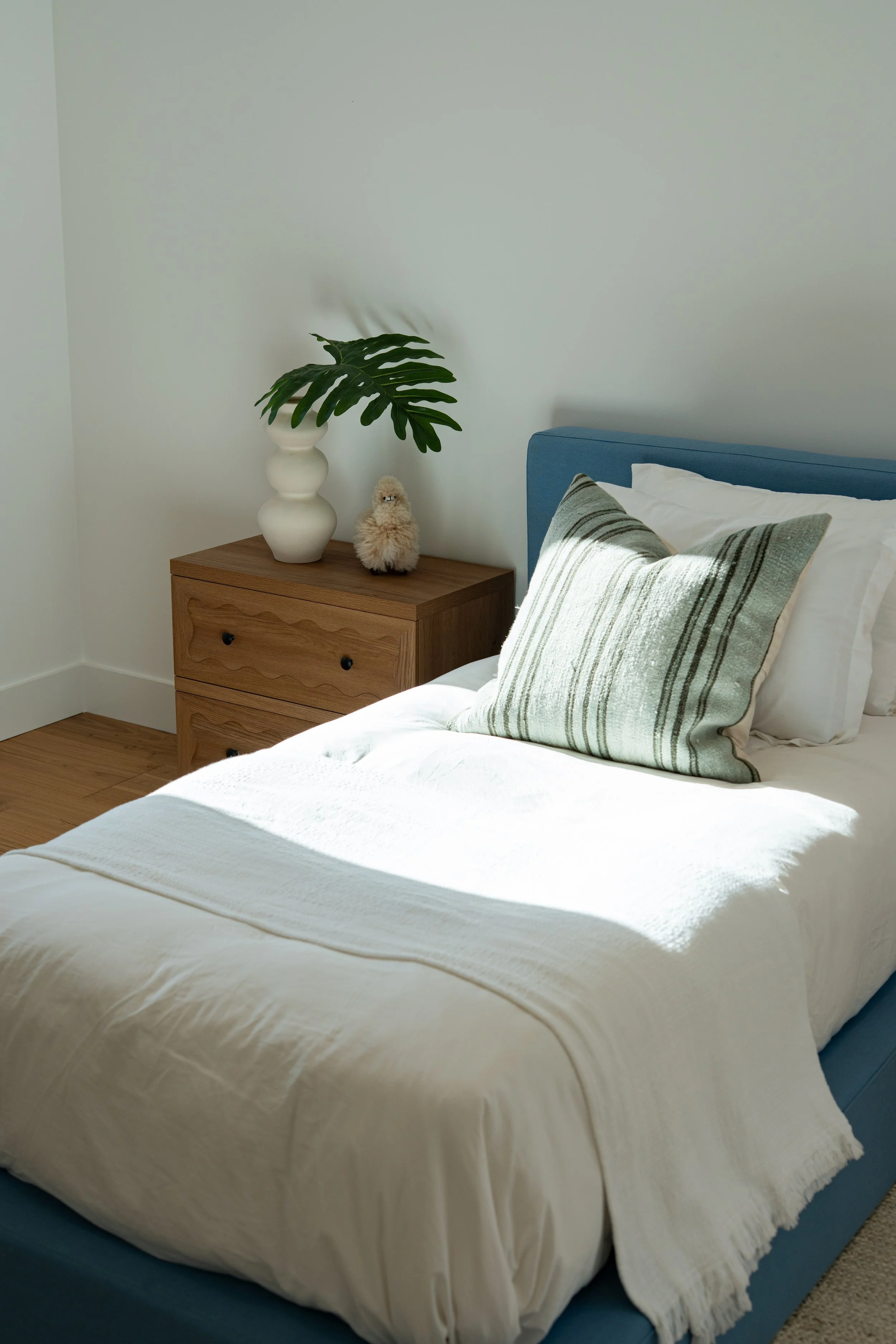 Bedroom with children's bed