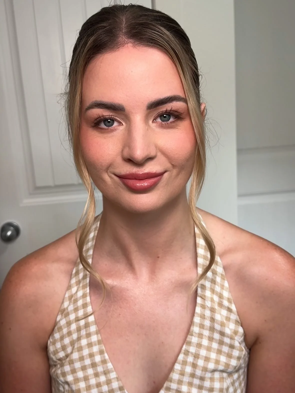Trial makeup vs the day of! 

Makeup trials are so important as it gives us the opportunity to discuss what you&rsquo;re looking for, to see how the makeup wears throughout the day and make any adjustments needed so your wedding day makeup is perfect