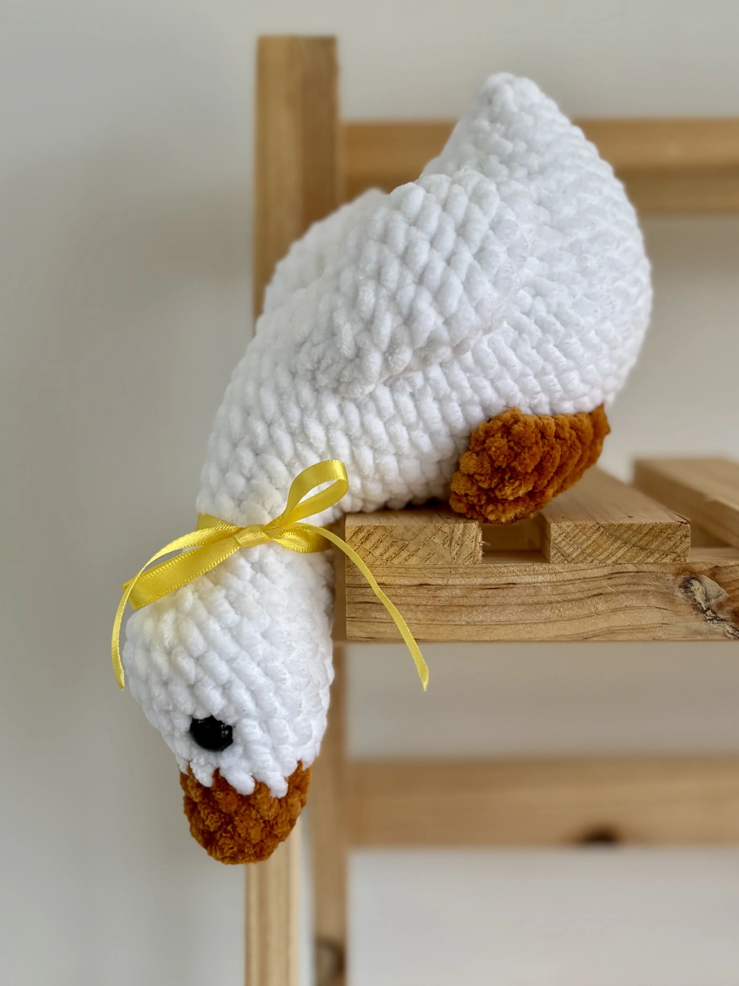 Cosy Shelf Goose