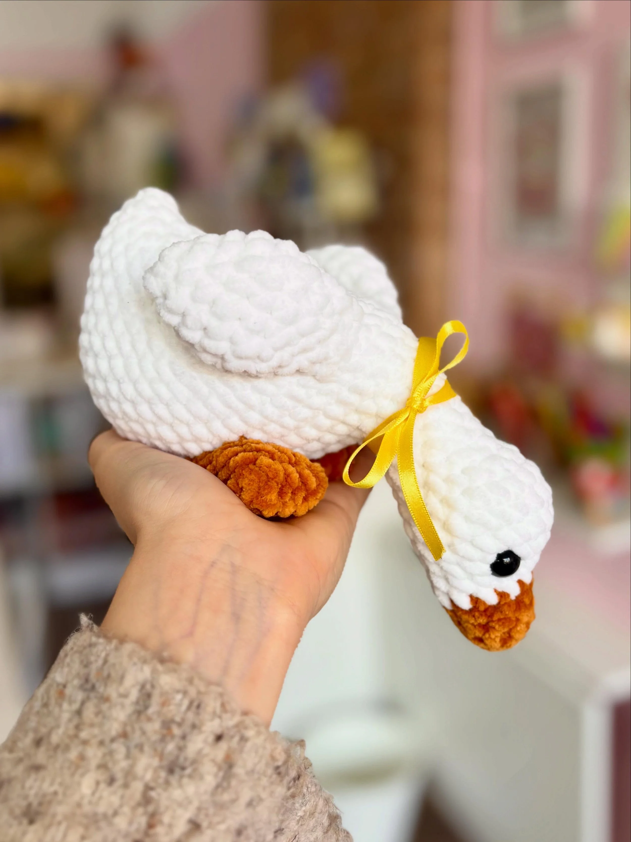 Just look at this beautiful shelf goose, a custom order on its way to its new home 🪿 

If you&rsquo;ve been thinking about a custom crochet creation, pop us a message and let&rsquo;s see what we can make together!

Pattern - @crochetgrove 

#crochet
