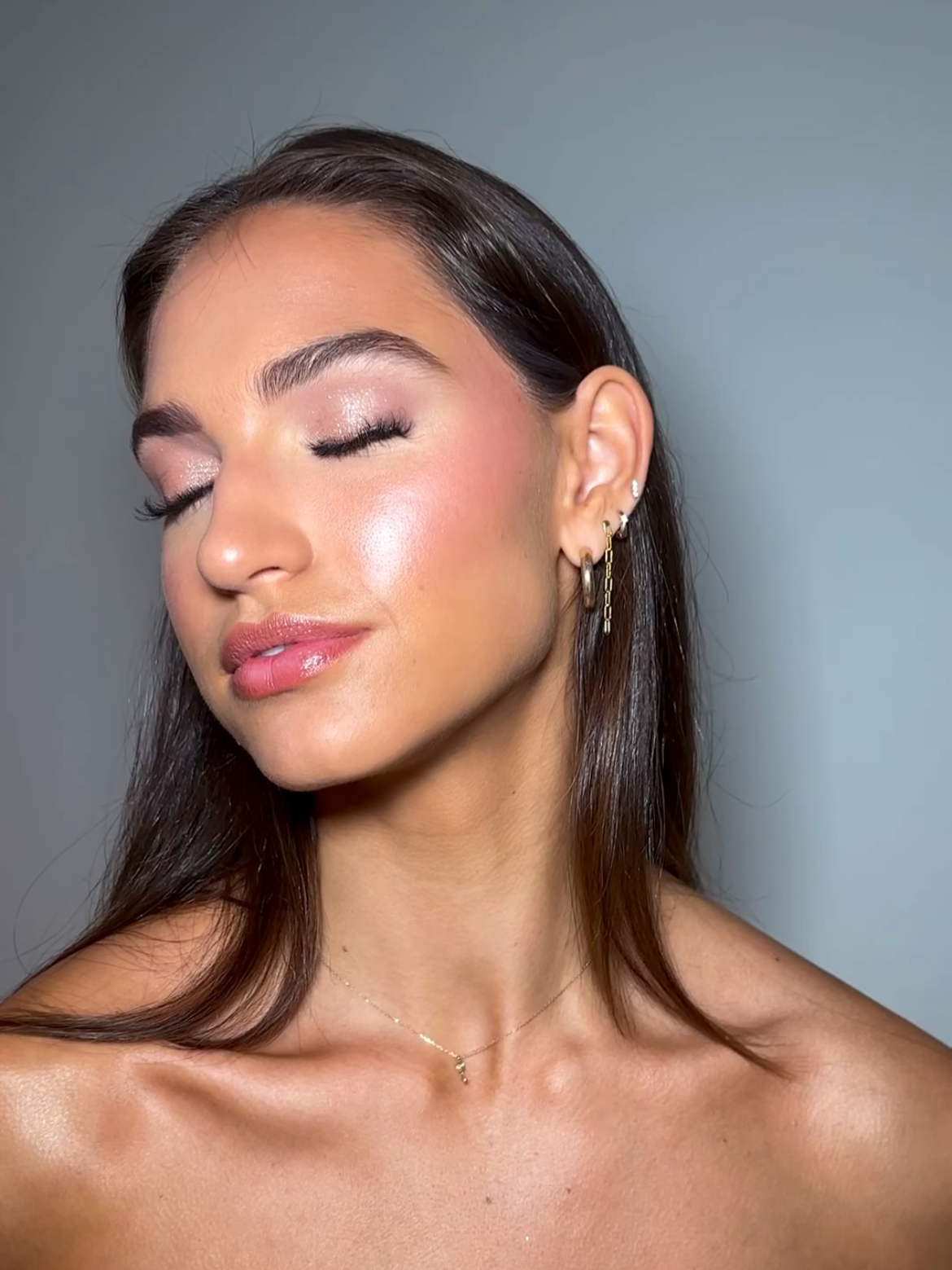 Clean girl bridal makeup with glowing skin, soft neutral tones, and effortless elegance – Golden Girls Glam, Mississippi wedding