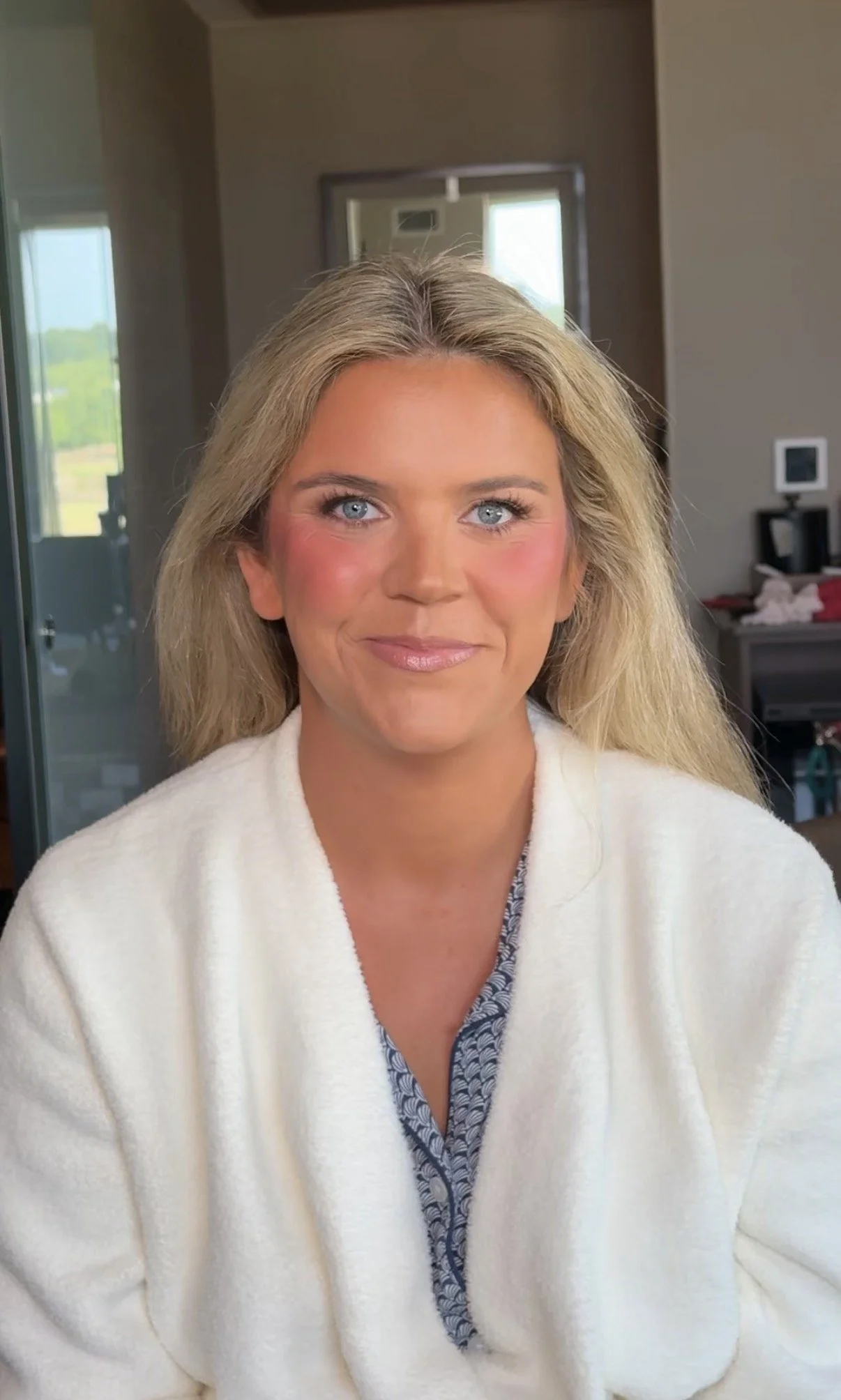 full glam makeup artist in mississippi