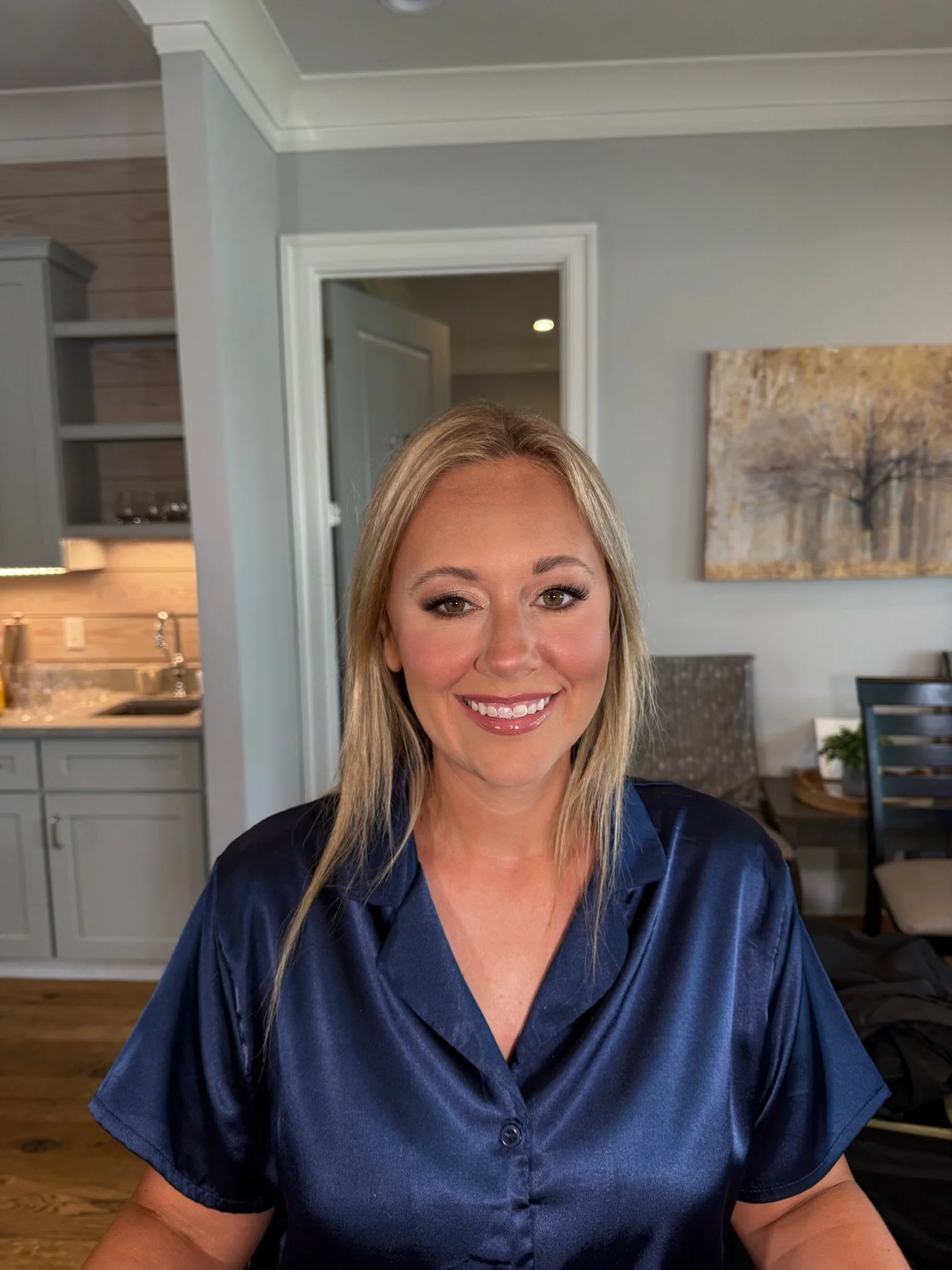 Bridesmaid soft glam makeup with neutral tones, glowing skin, and natural lashes – Golden Girls Glam, Mississippi wedding