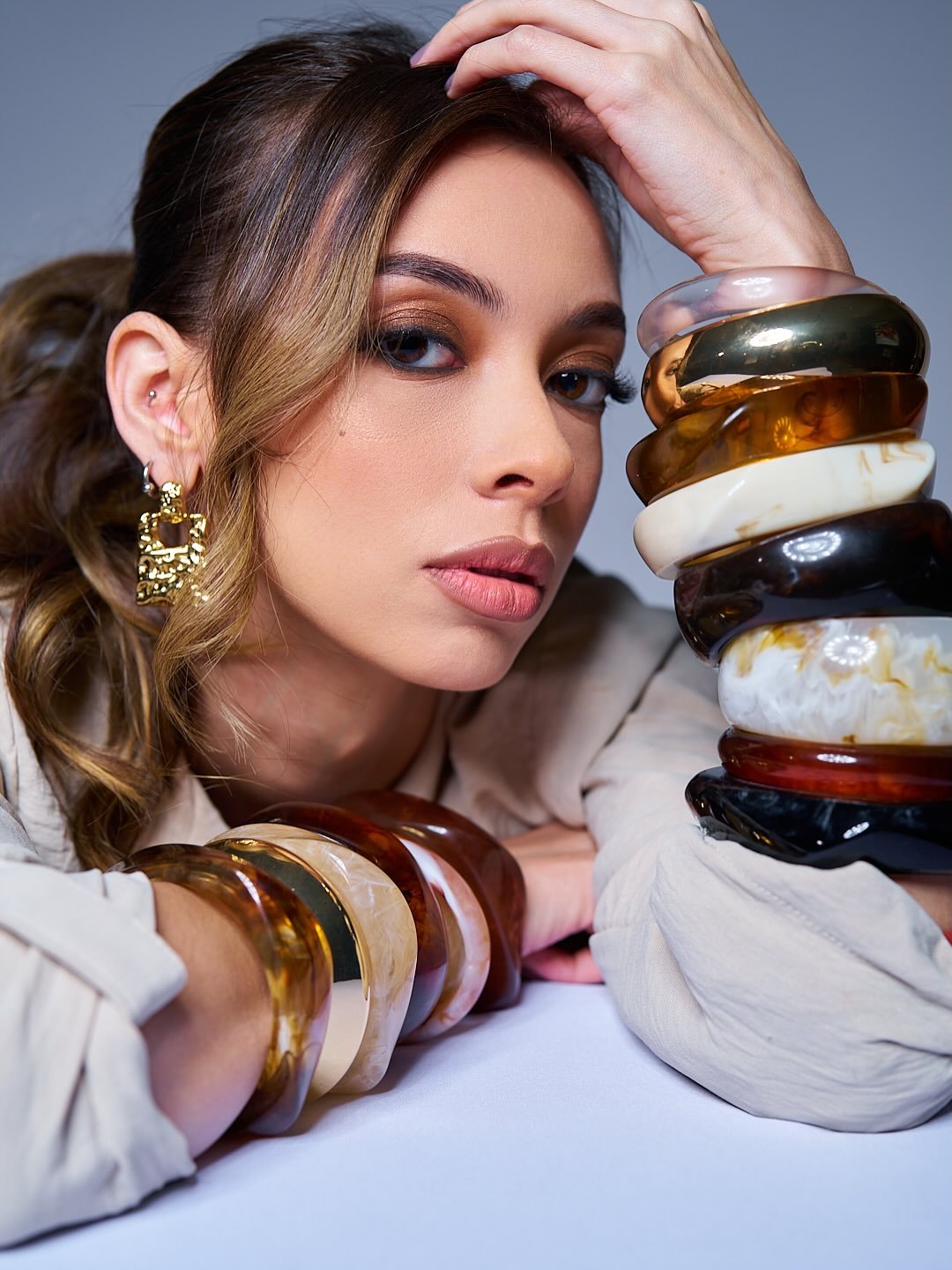 ˢ ᵃ ʳ ᵃ ʰ 

two looks on @i3arxx for this chic editorial shoot 

📸: @jkarriem1 
MUA: @complexionsbymyamichelle 
Model: @i3arxx 
Hair by me 

#chicagohairstylist #chicagohair #editorial #editorialhairstylist #photoshoothairstylist #tichi