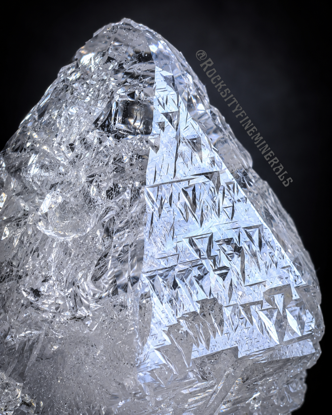 What Is Trigonic Quartz? A Guide to Trigons &amp; Triangular Features in Quartz 