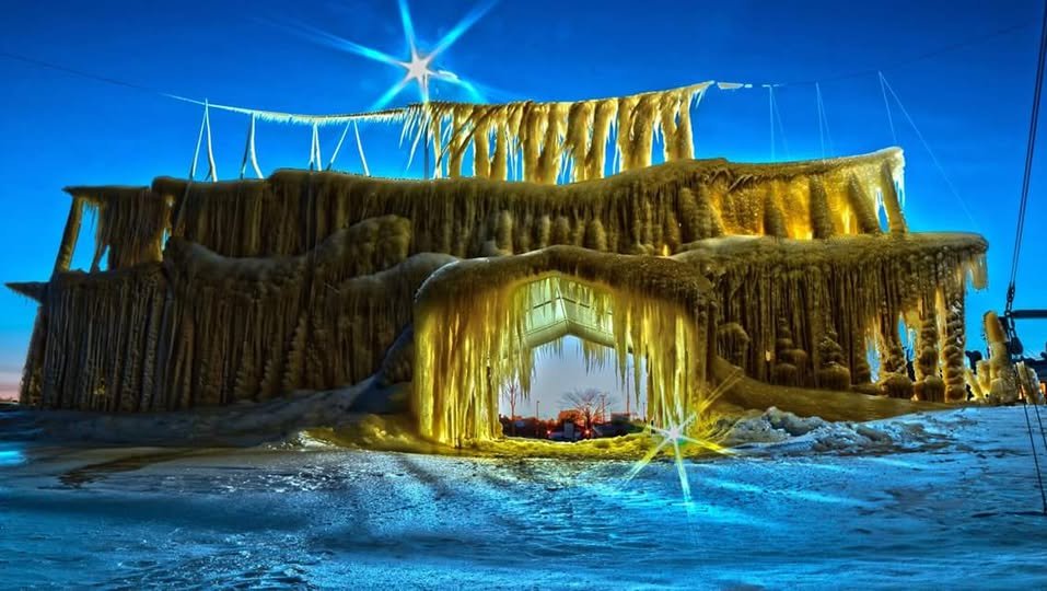 02 09 2016 Ice Castle by Roger.jpg