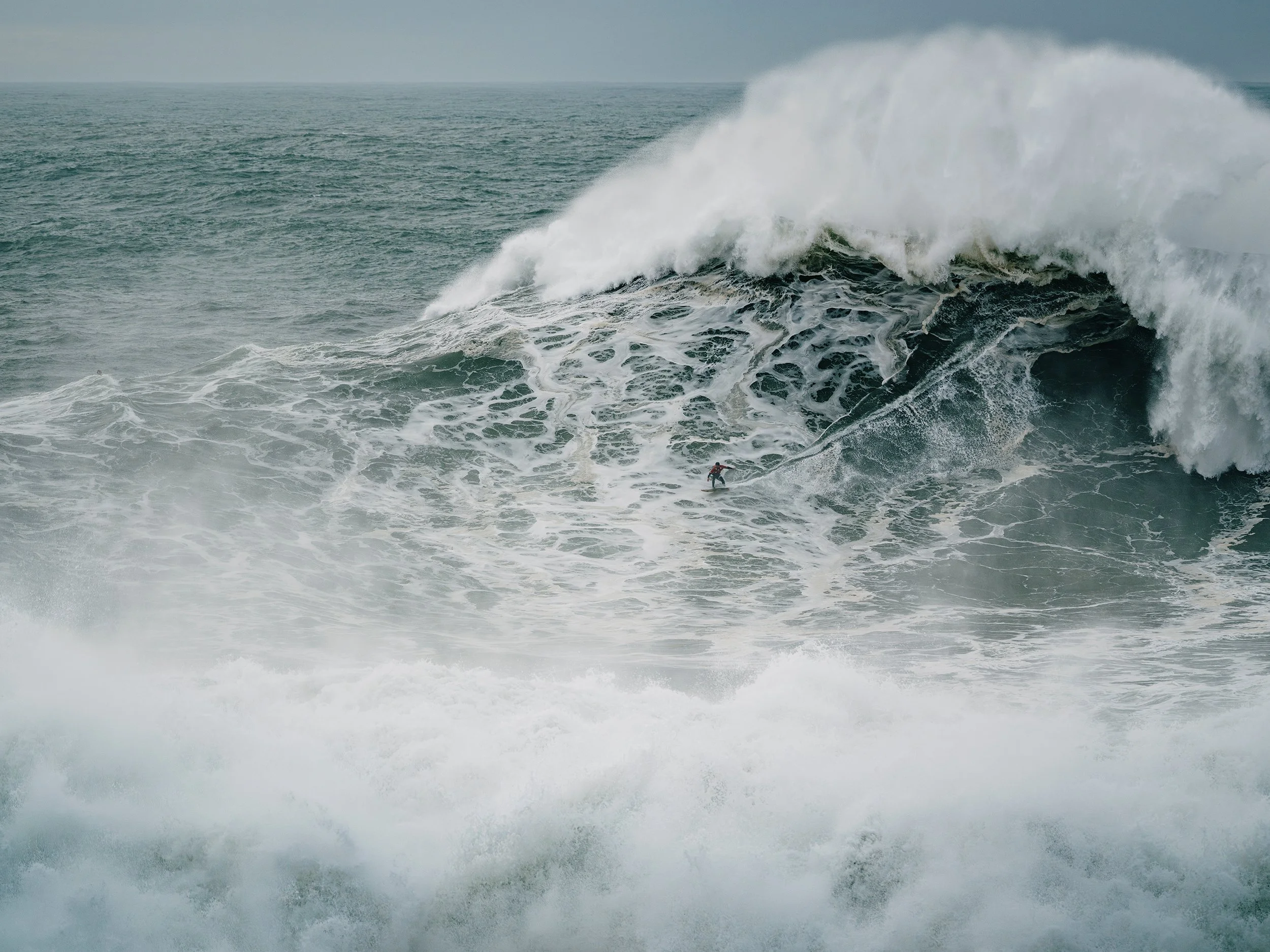 Lucas "Chumbo" surfing the Big Wave at Nazaré's Praia do Norte on Dec 6th, 2025.