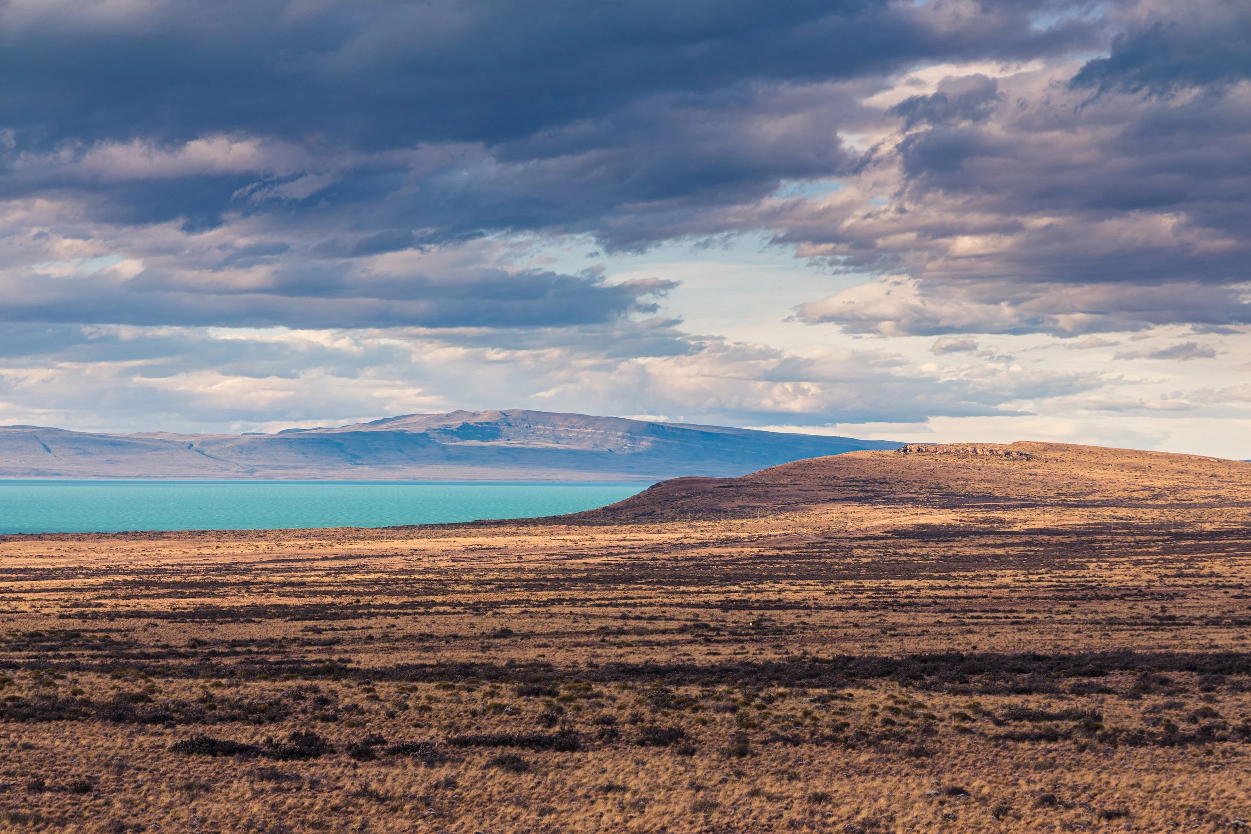 The colors of Patagonian landscape througout the way to El Calafate.