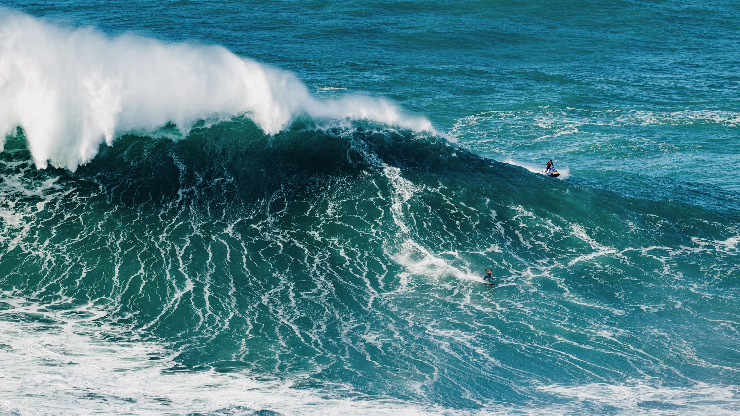 Justine  Dupont rocking the Big Wave at Nazaré's Praia do Norte on Dec 3rd, 2025.