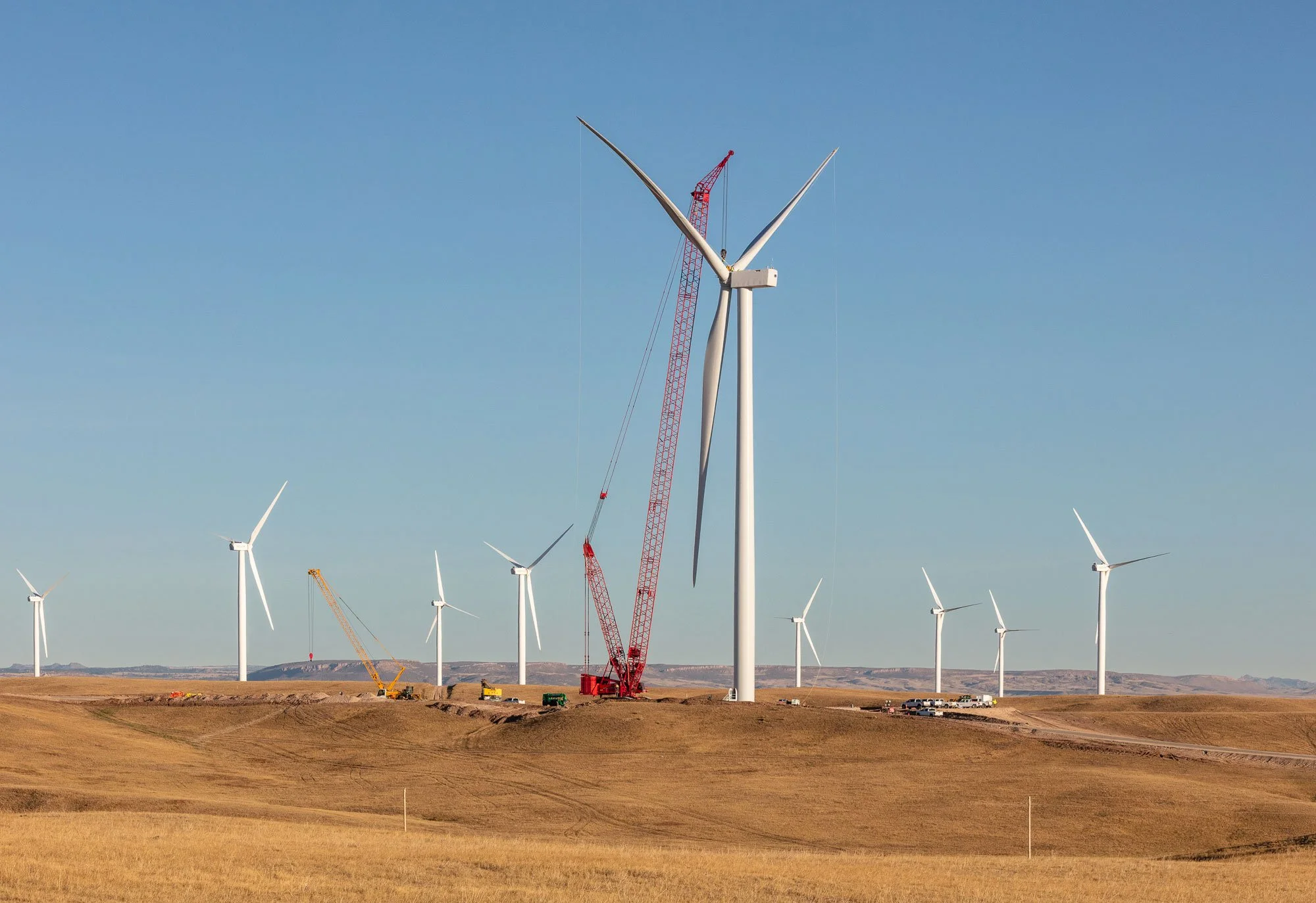 Crane installing blades at the Black Hills Corporation Corriedale Wind Energy Project west of Cheyenne, Wyoming.