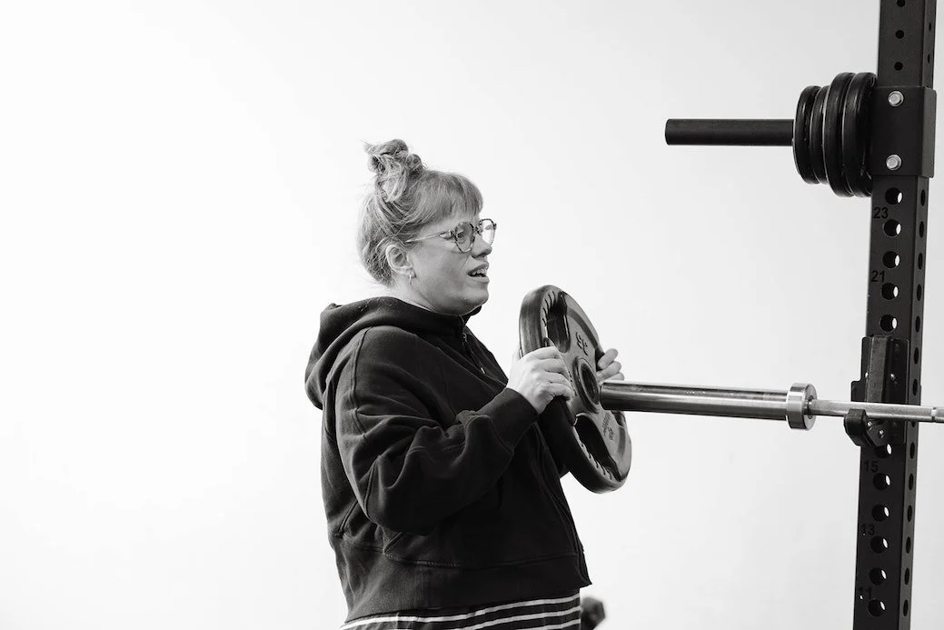 How to Warm Up for Heavy Lifting (Without Overthinking It)