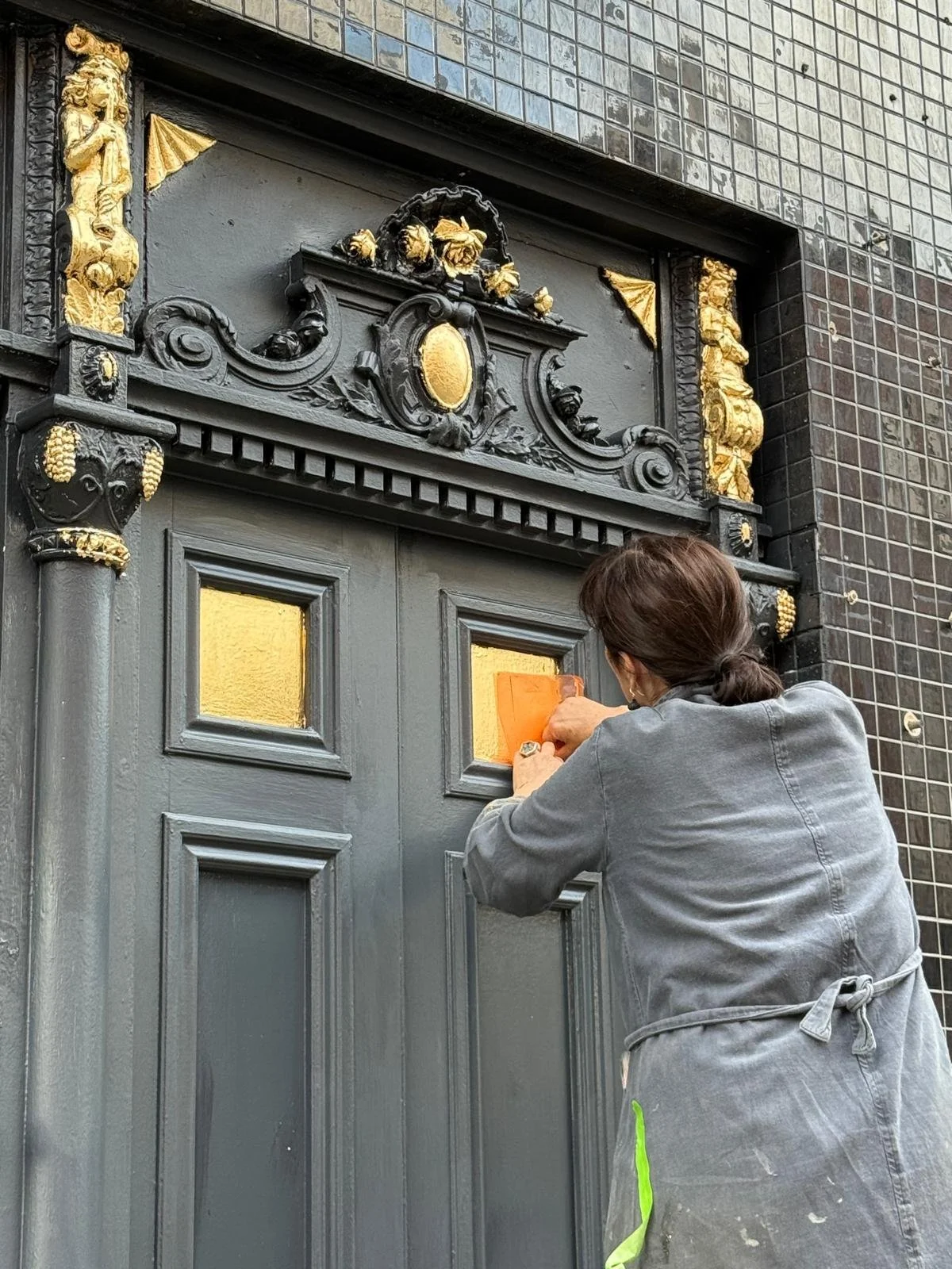 Gold leafing doorway, Art installation