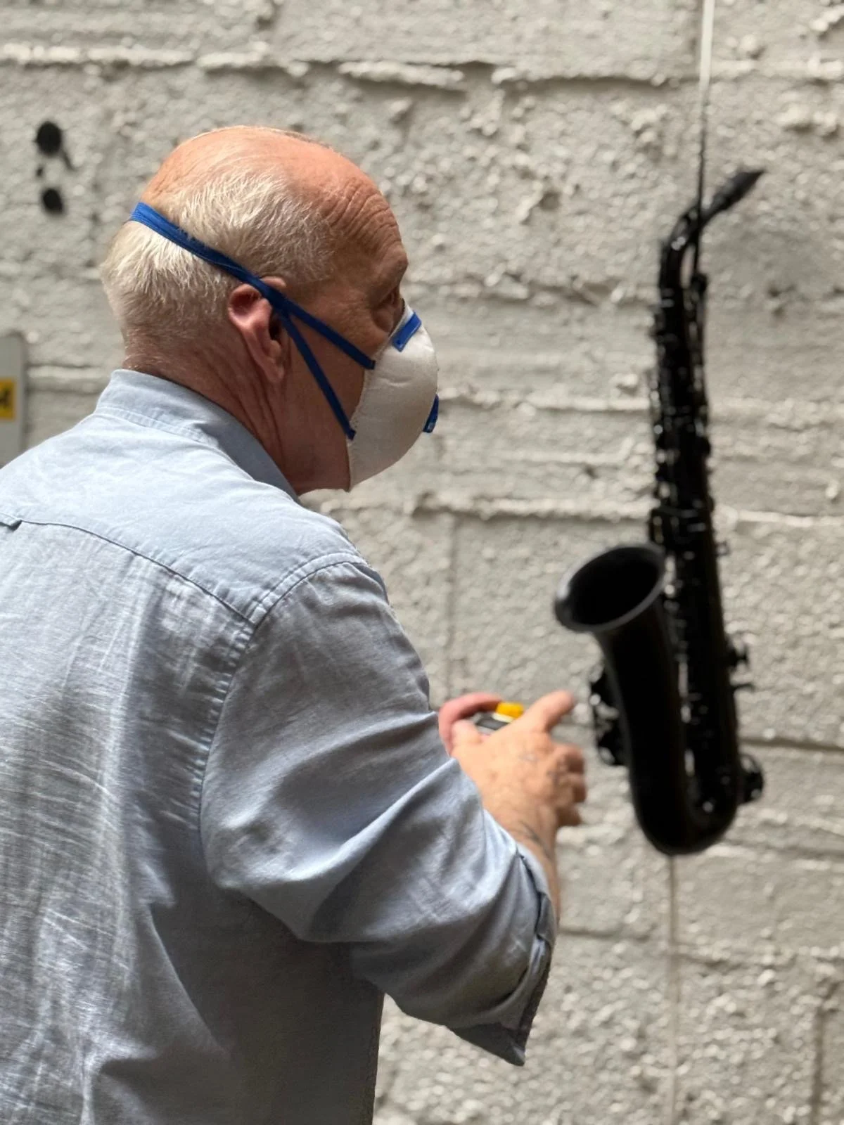 Spraying saxophone