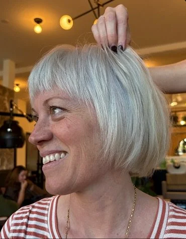 When you get so excited for the transformation that you forget to take a before photo 🤣 this was our first session together and she got beautifully bright! Topping it off with the perfectly wispy, edgy, light razor cut bob. #clevelandblonde #blonde 