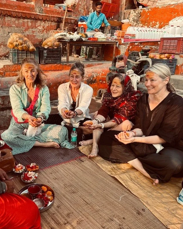 December 7th.  I love this time of year as we approach new beginnings.  So much gratitude for everything that has transpired during 2025 - the good and the bad.  There are lessons in it all. 

Just over 3 weeks until the end of this month.  For the n