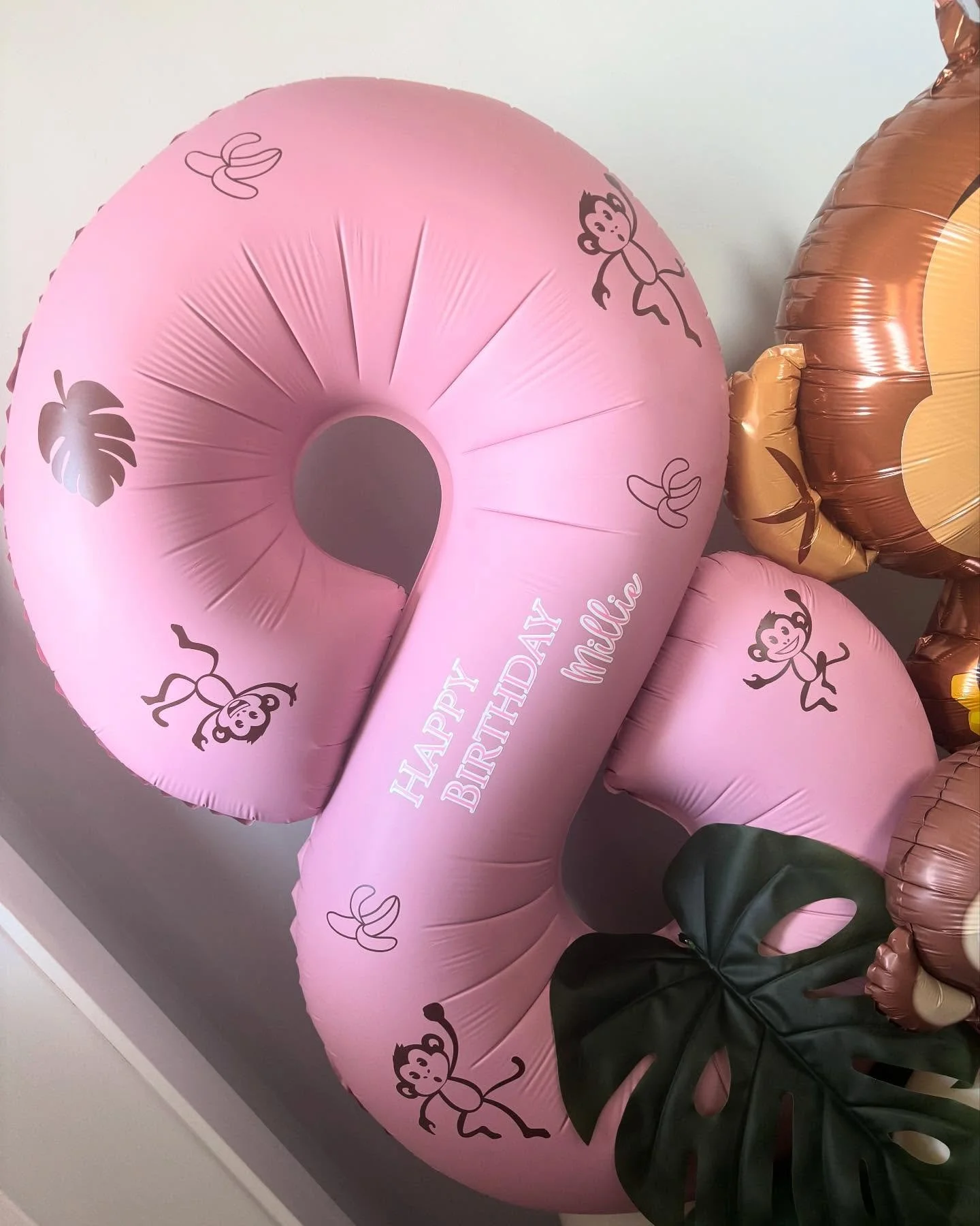 numbered stack, a second order for Millie&rsquo;s 8th birthday! 🐒🌴8️⃣ #birthday #numberstack #8thbirthday #balloonstylist #balloons🎈 #balloonartist #animals #monkey #nature #stack #number #dumfries #local #business #happybirthday