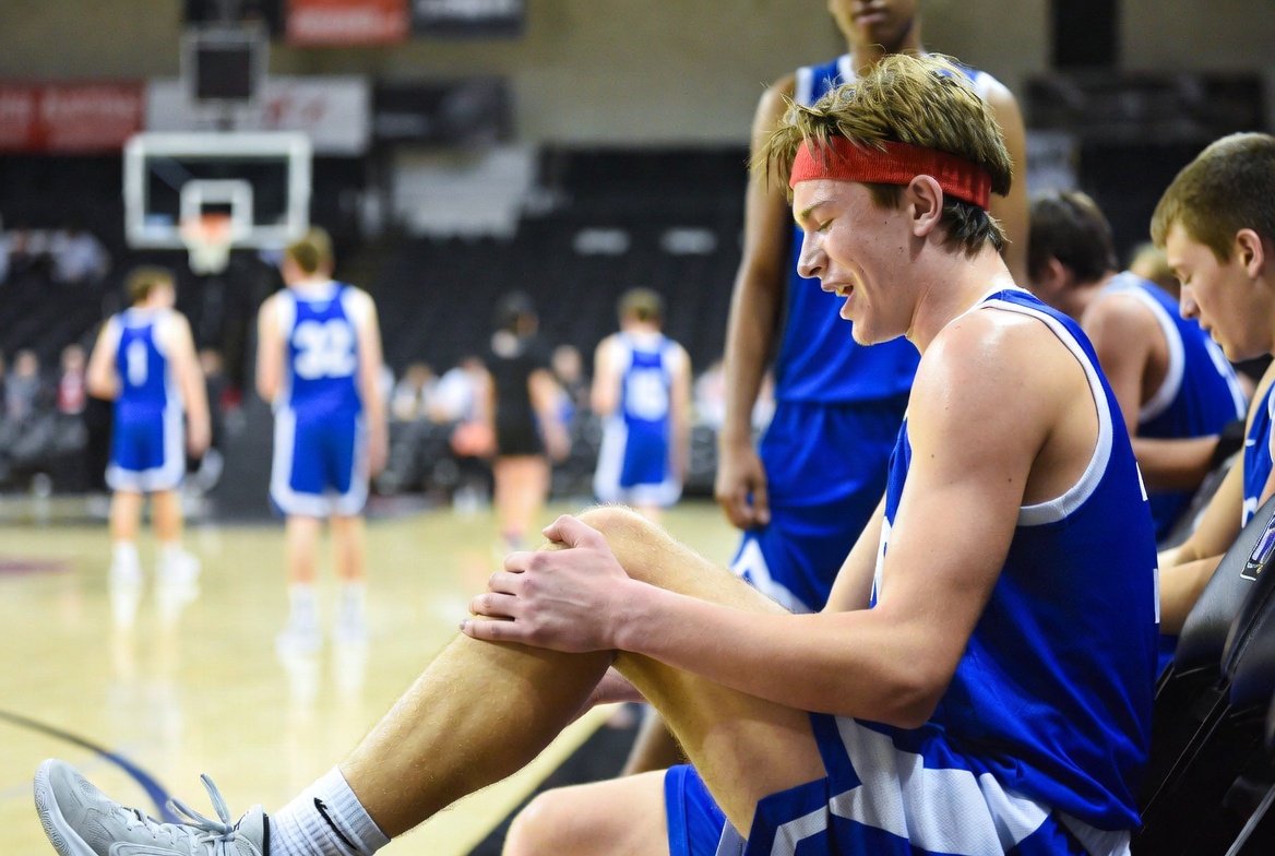 Basketball Injury Prevention: 6 Physical Signs Parents Should Watch For