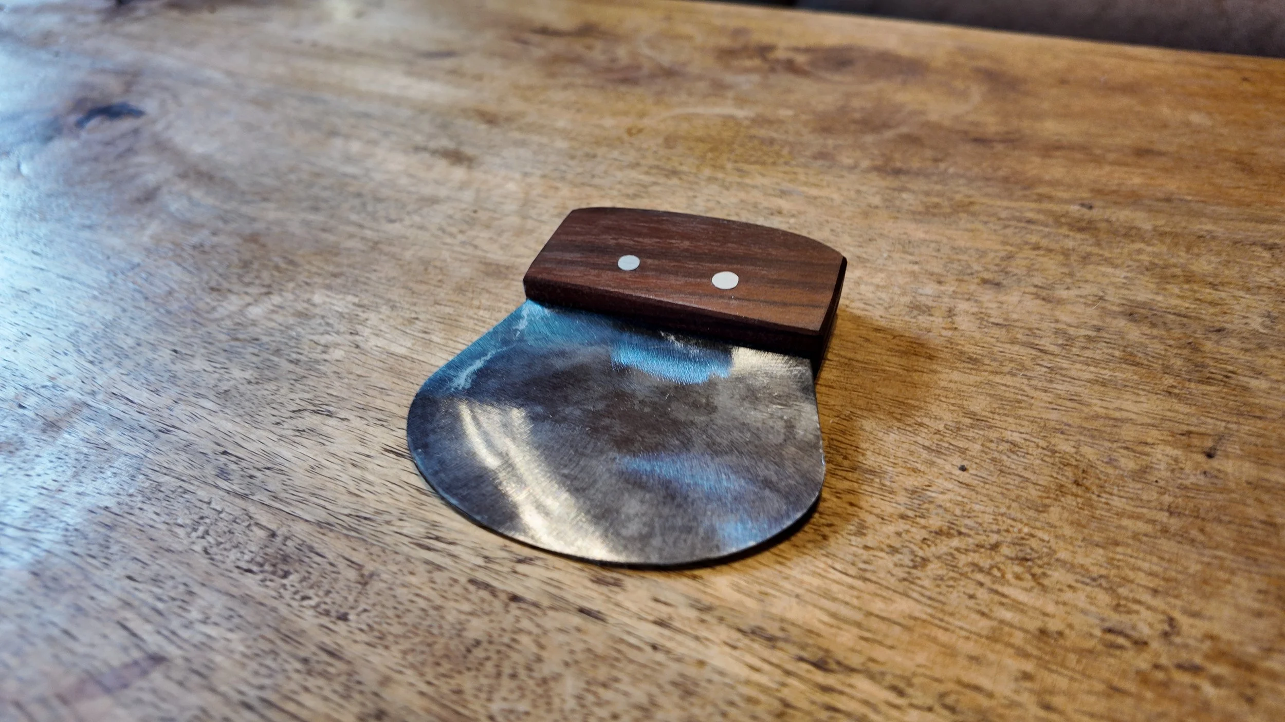Head Knife – Single Bevel Scraper for Hide Tanning - Blade Close Up.JPG
