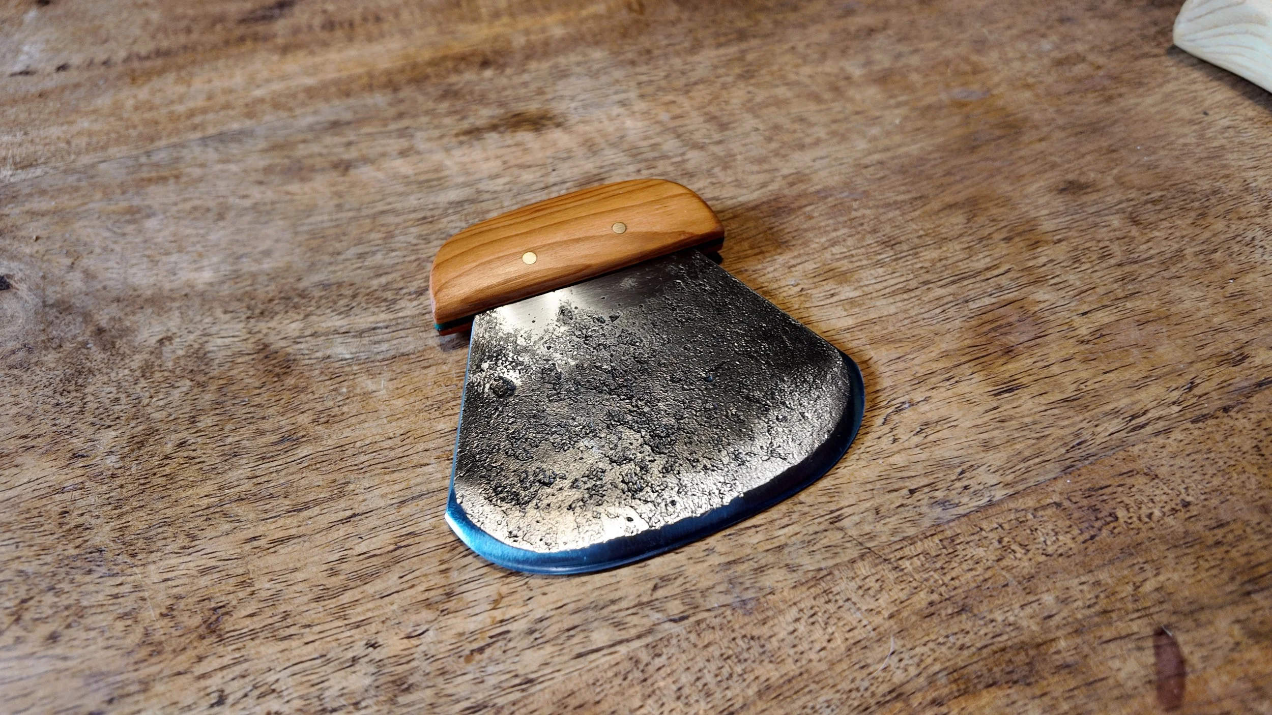 Mini Head Knife –  Double Bevel Dry Scraper & Softener