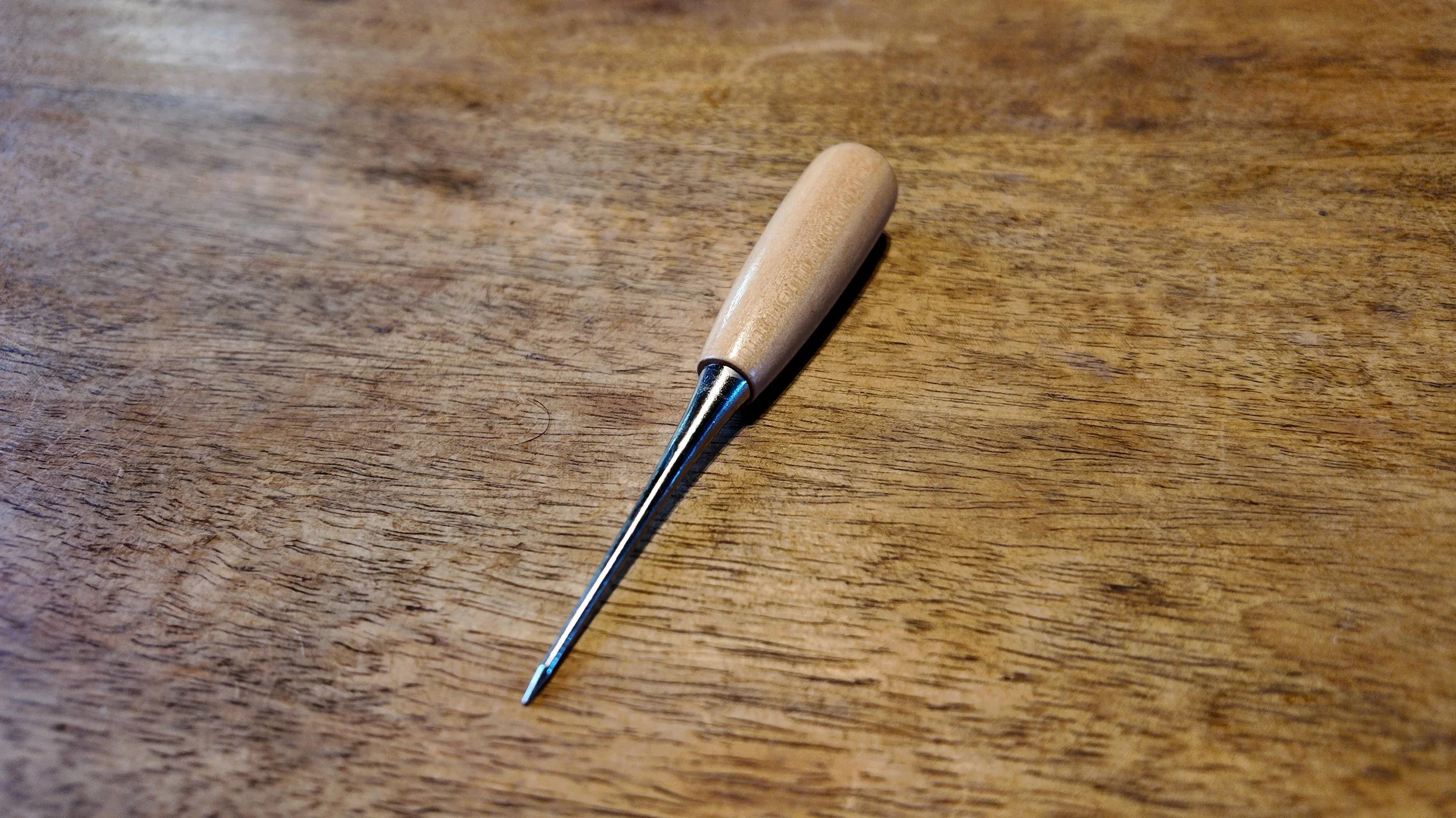 Awl – Framing & Sewing Tool for Hide Tanning - Close Up Side View.JPG
