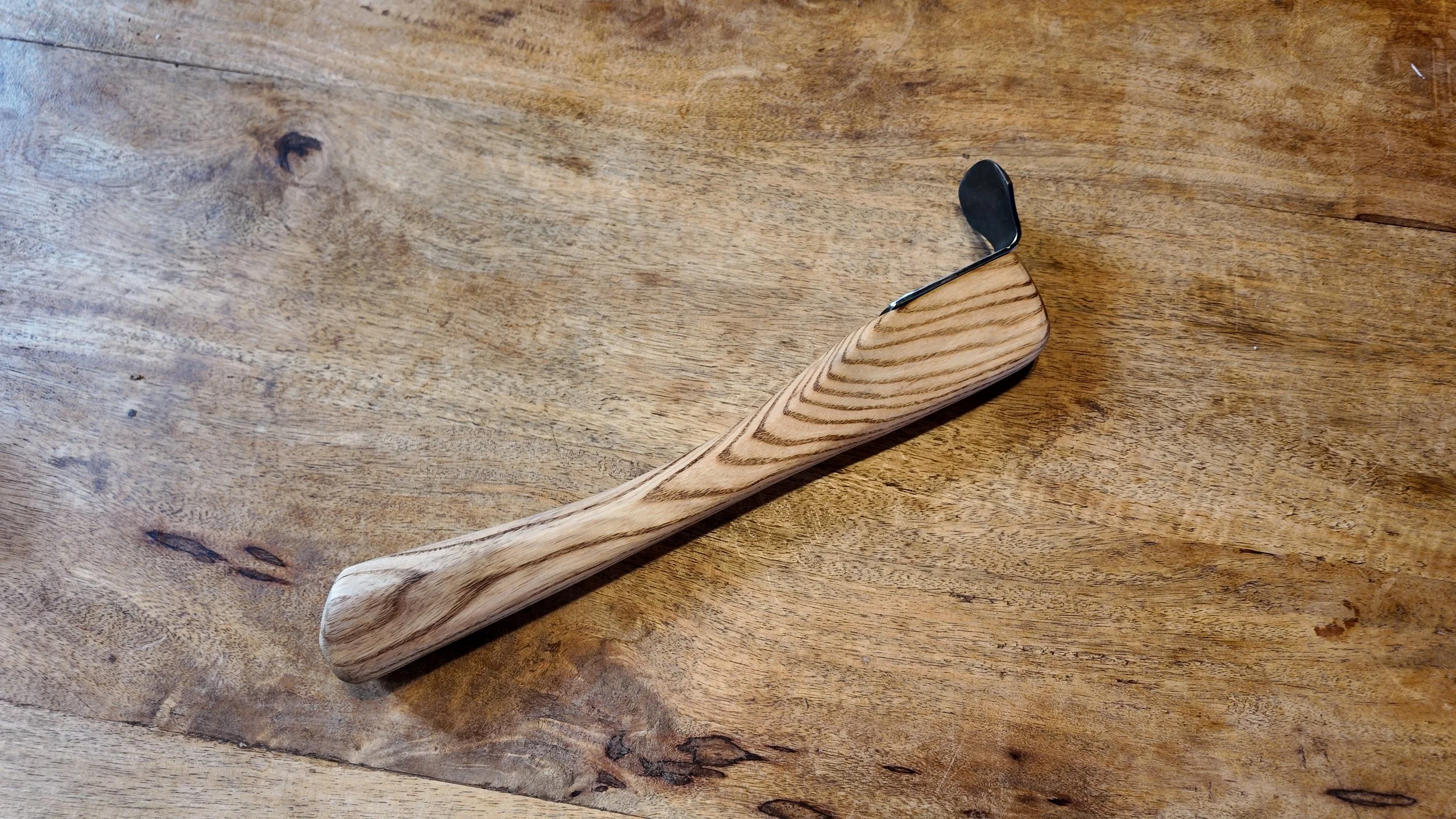 The Coastal Long-handled Dry-scraper - heavy duty scraping tool for medium to large hides leftside view.JPG