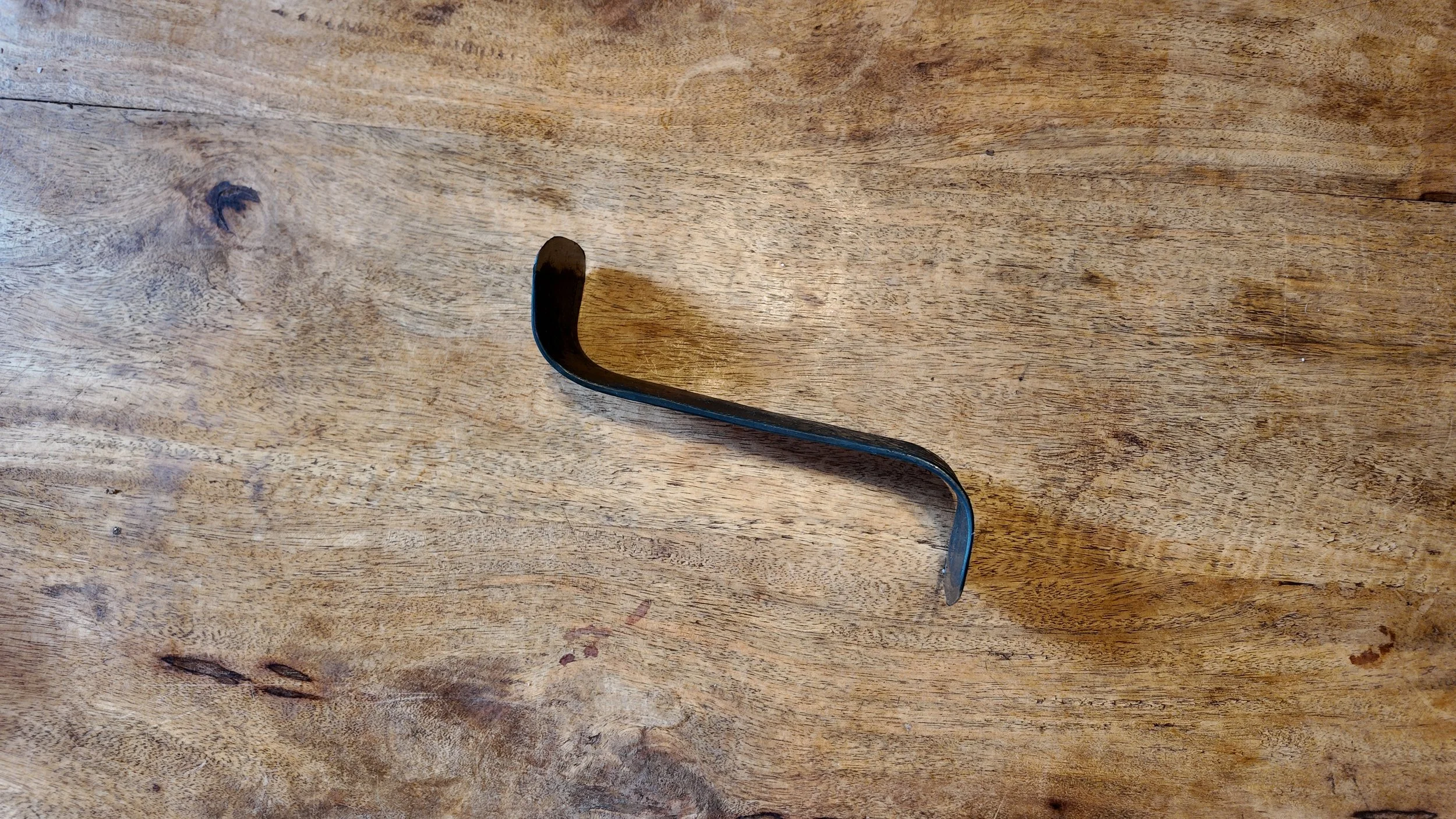 S Scraper – Heavy-Duty Hide Tanning Tool