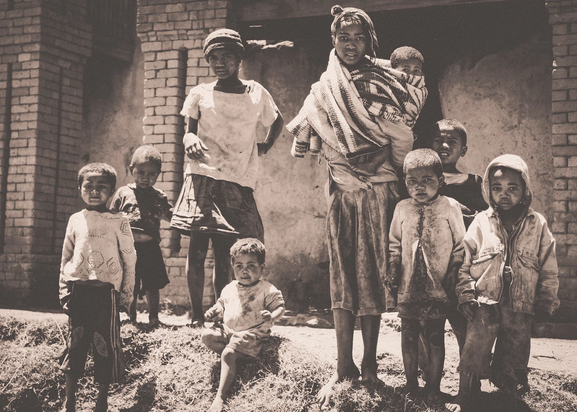 MADAGASCAR (Part 5 of 5)
📸: @gregoireaubourg

Flashbacks to the documentary photographic work in Africa (2003-2009) 🌍