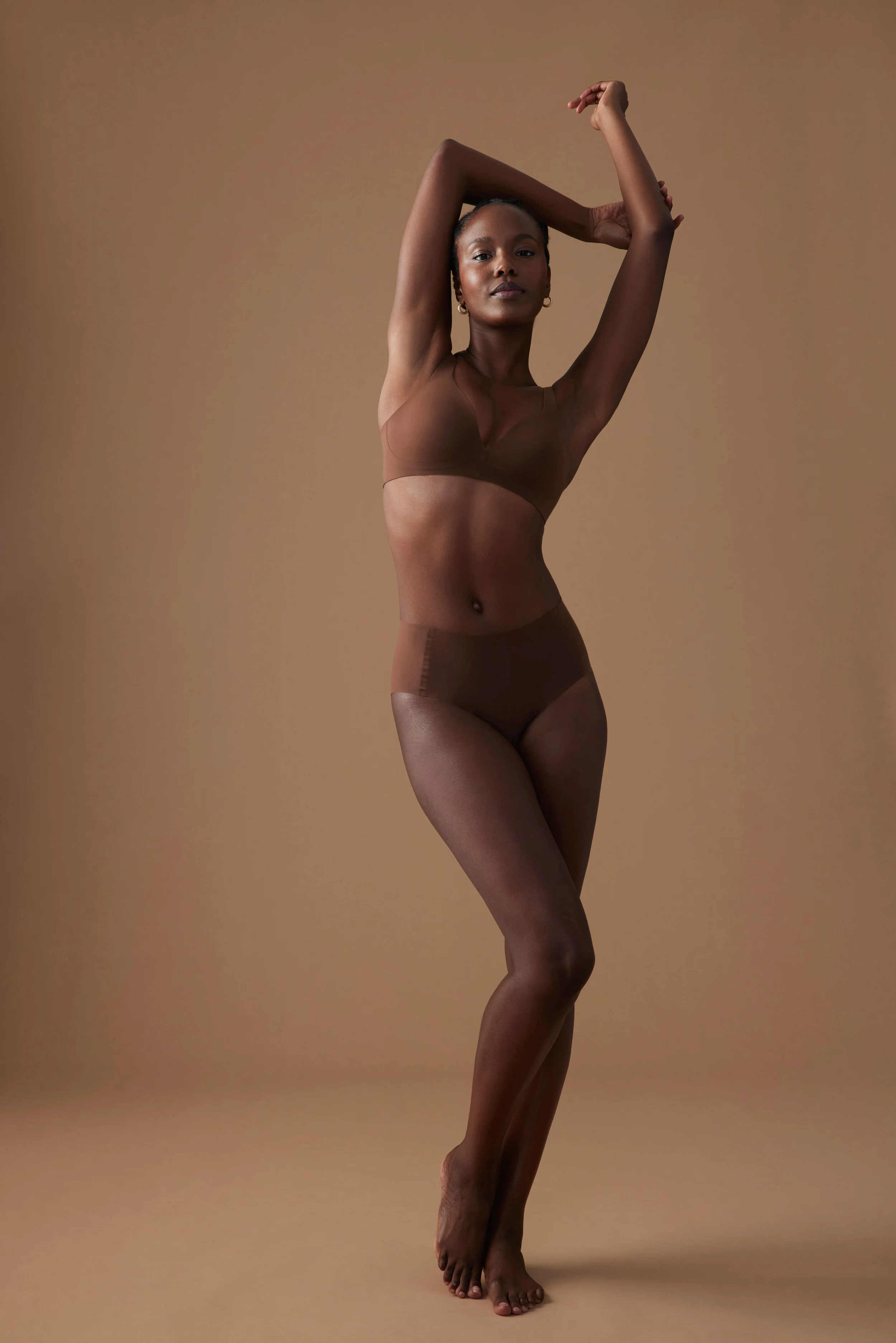 E24-149_Umber_Plunge_Bra_Editorial_7106.webp
