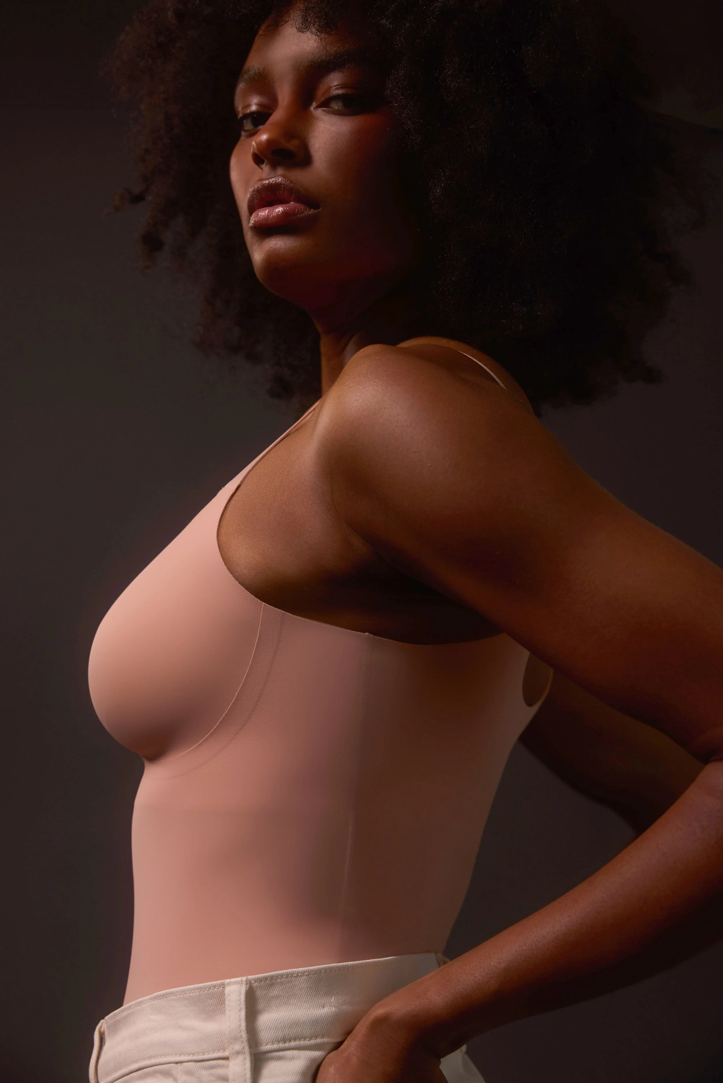 EB_H2_2024_Editorial_ClassicStylingStudio_HimSalt_StructScoopTank_01700 (1).jpg